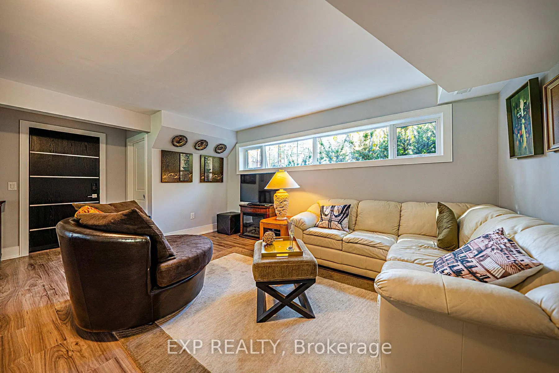 5 Birch Knoll Road