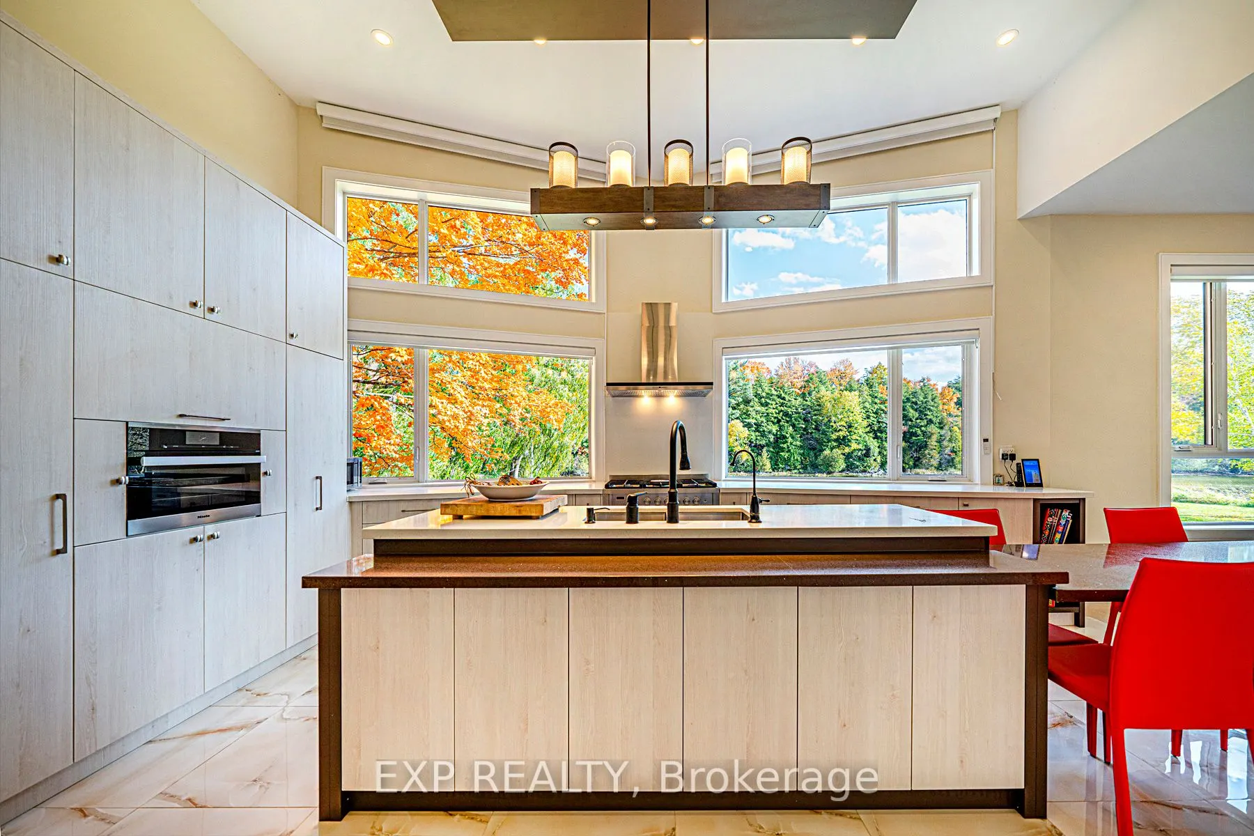 5 Birch Knoll Road