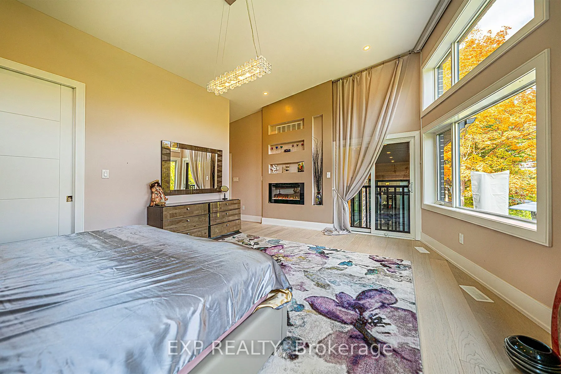5 Birch Knoll Road