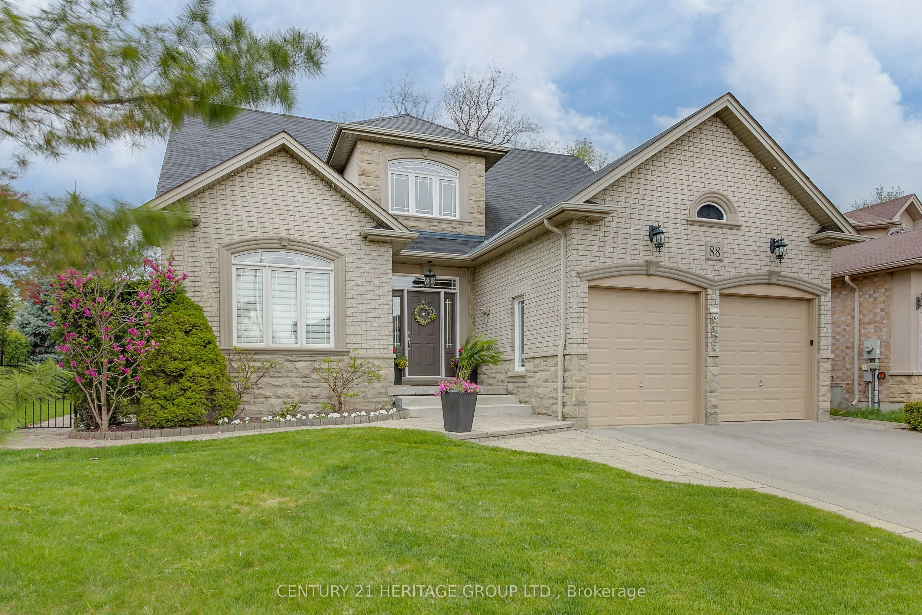88 Wyman Crescent