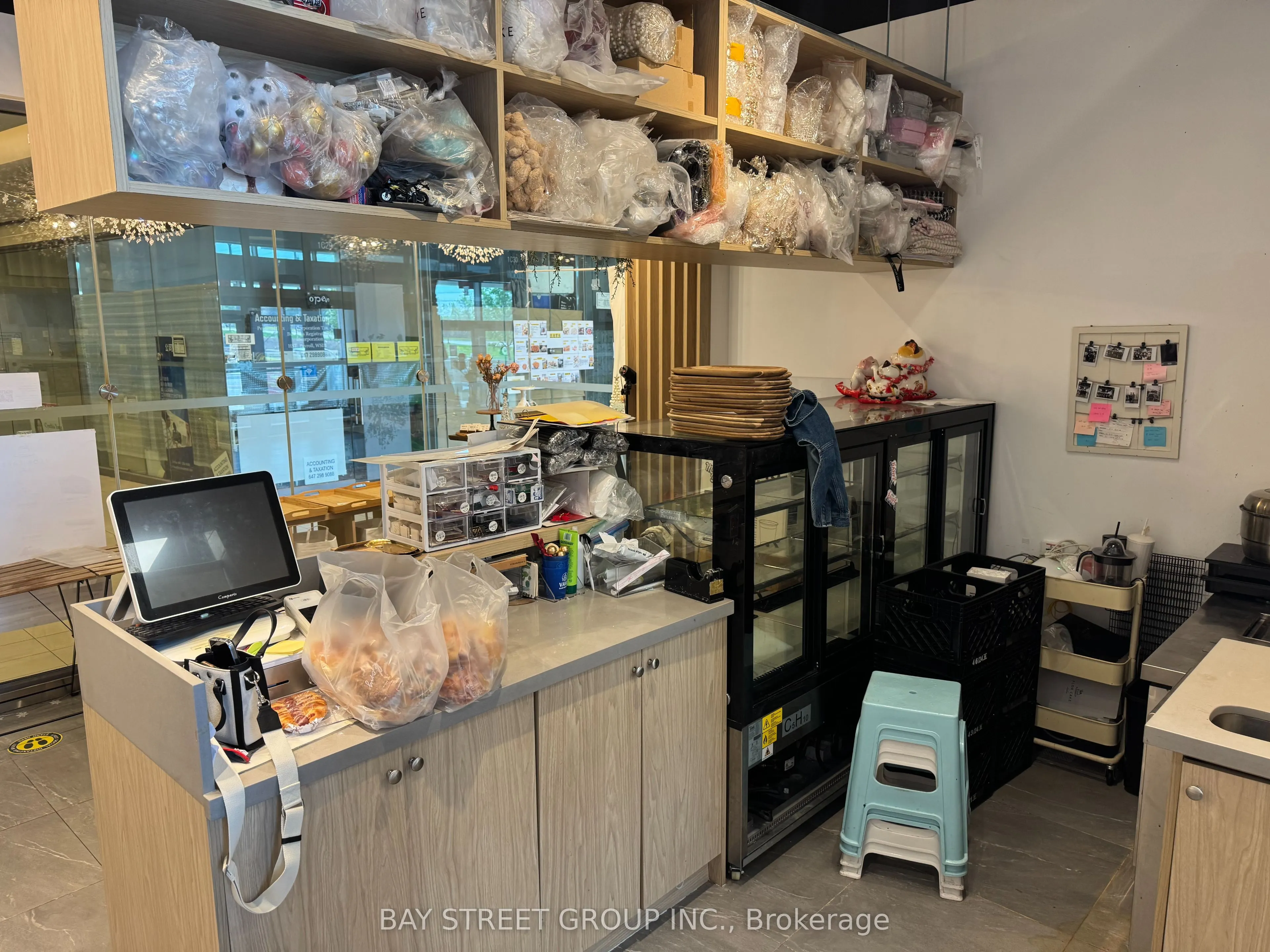 9390 woodbine Avenue, #1CF6