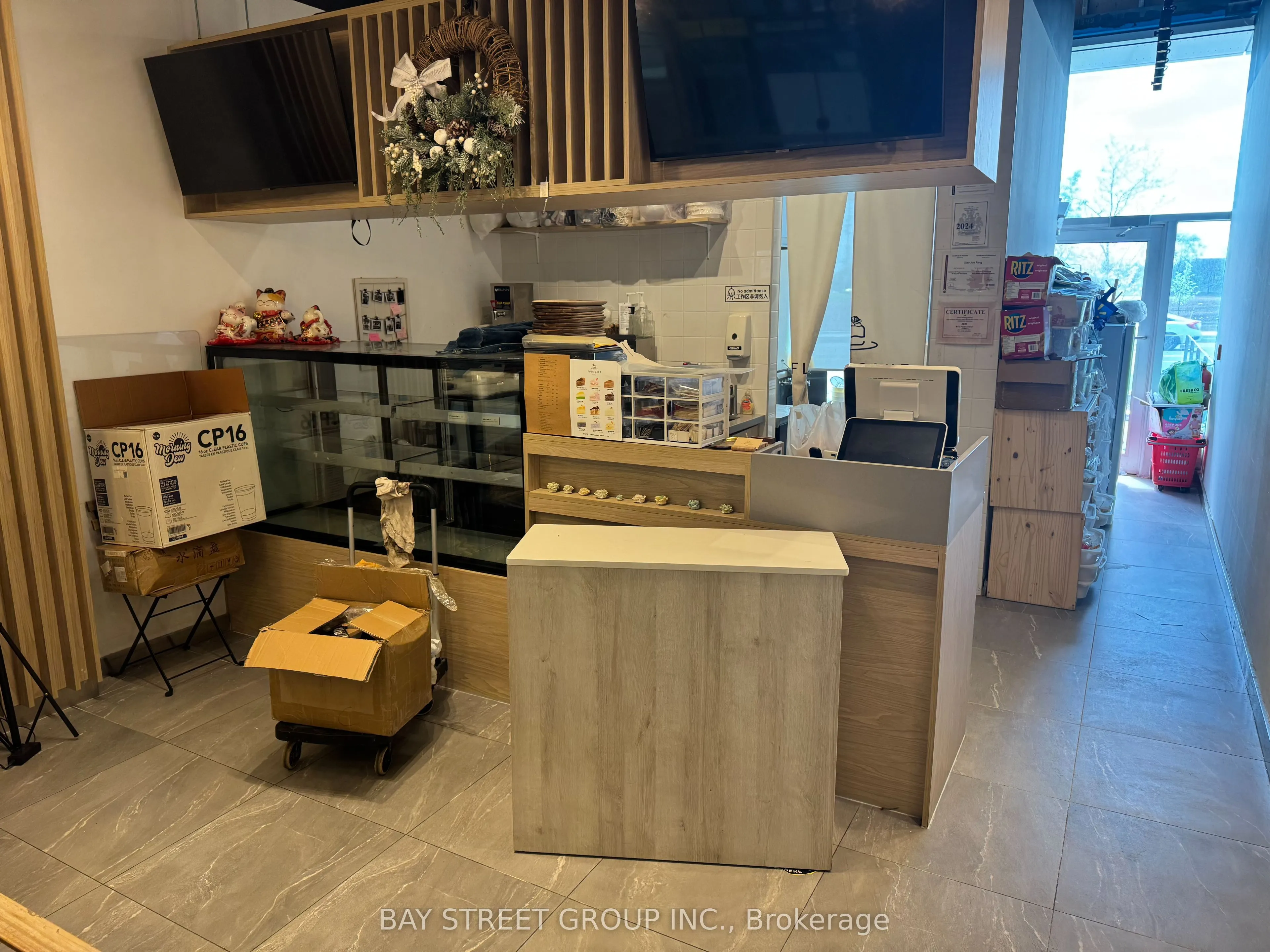 9390 woodbine Avenue, #1CF6