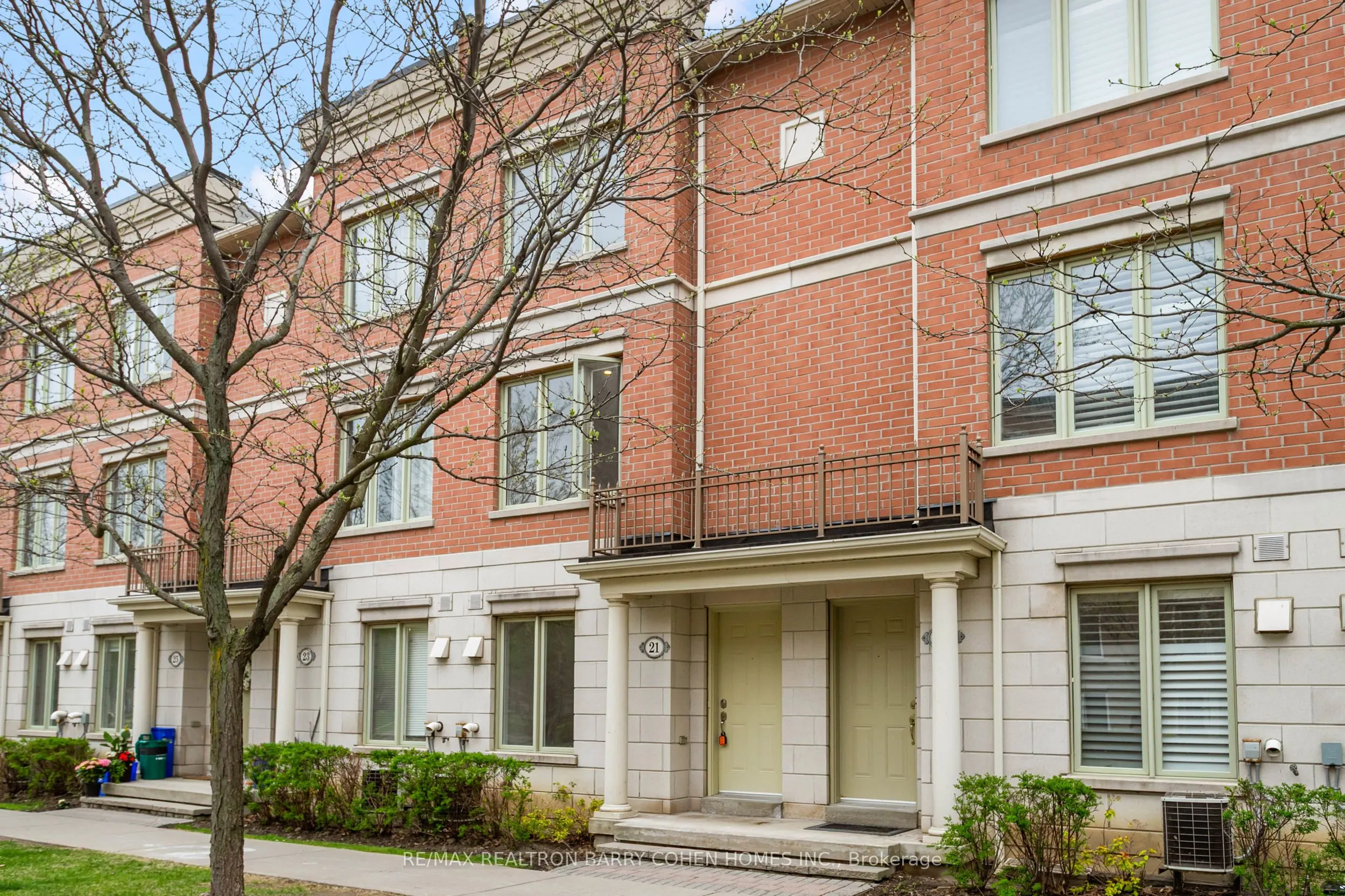 21 Galleria Parkway, #21