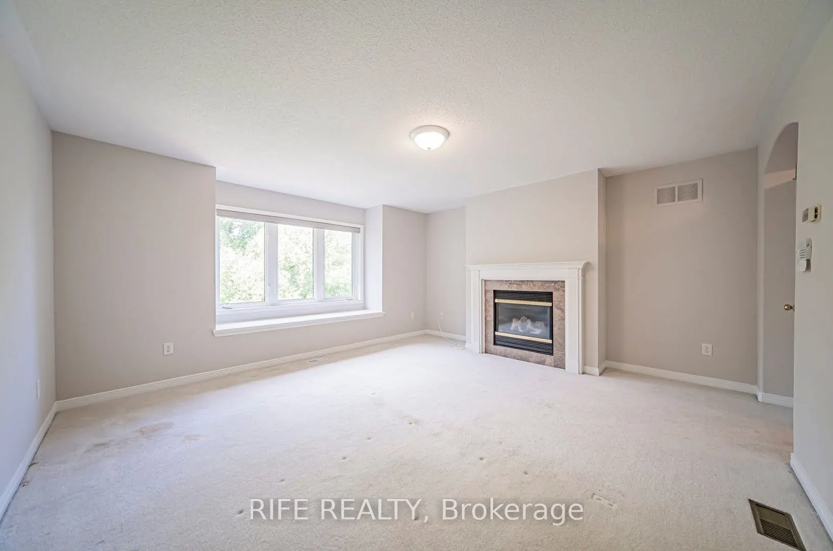 37 Burndenford Crescent