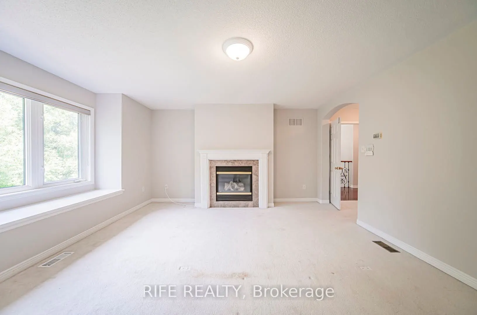 37 Burndenford Crescent