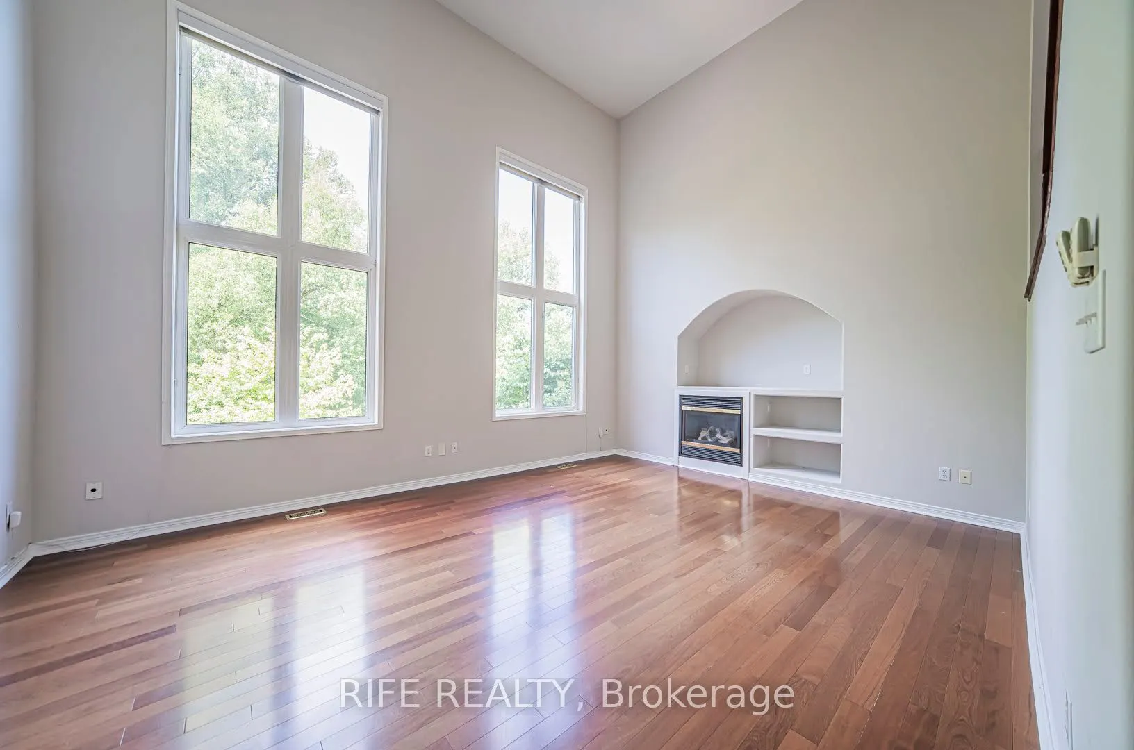 37 Burndenford Crescent