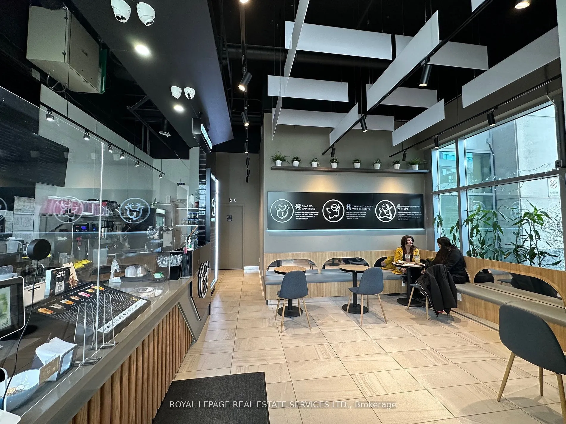 7163 Yonge Street, #101