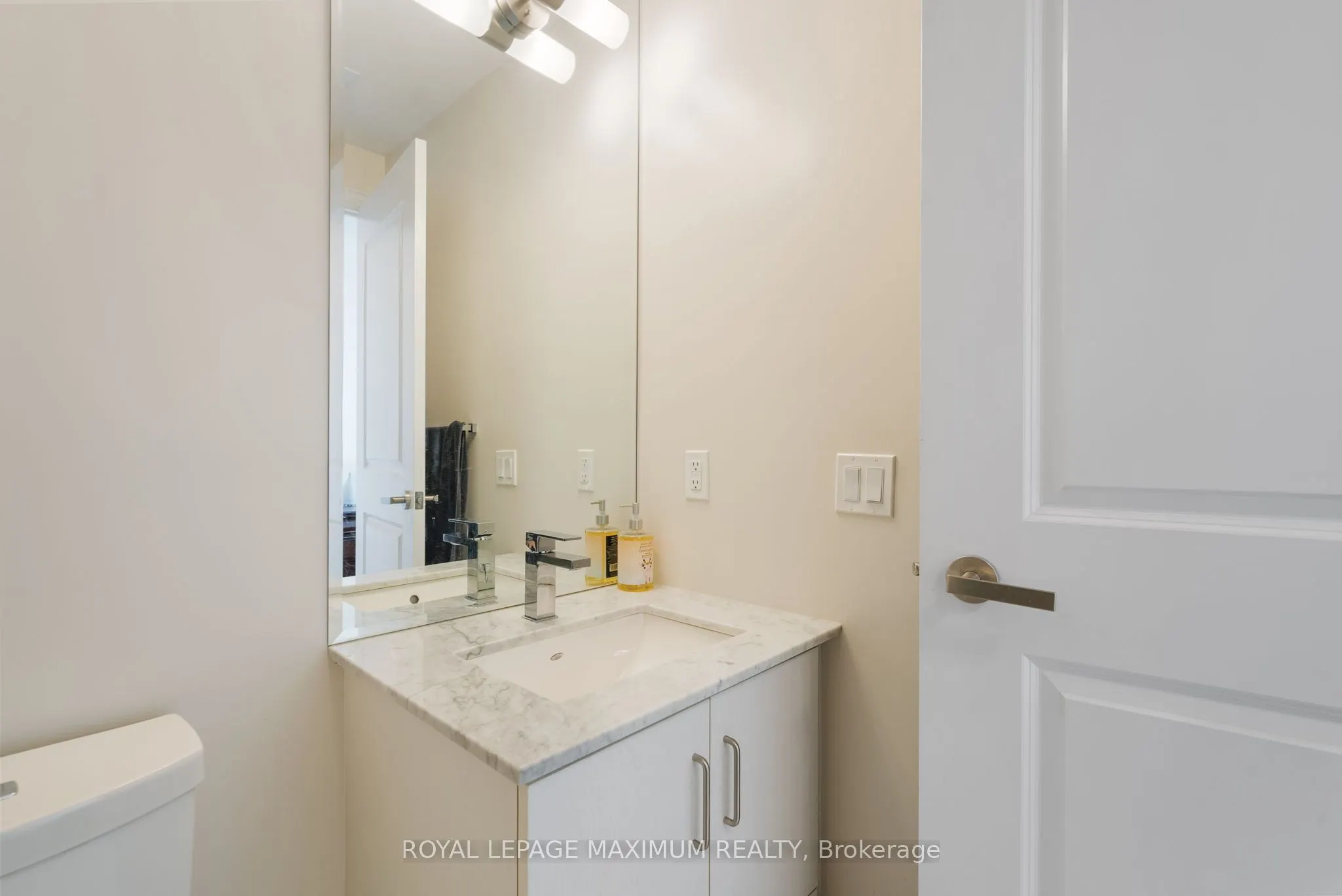 9075 Jane Street #1804