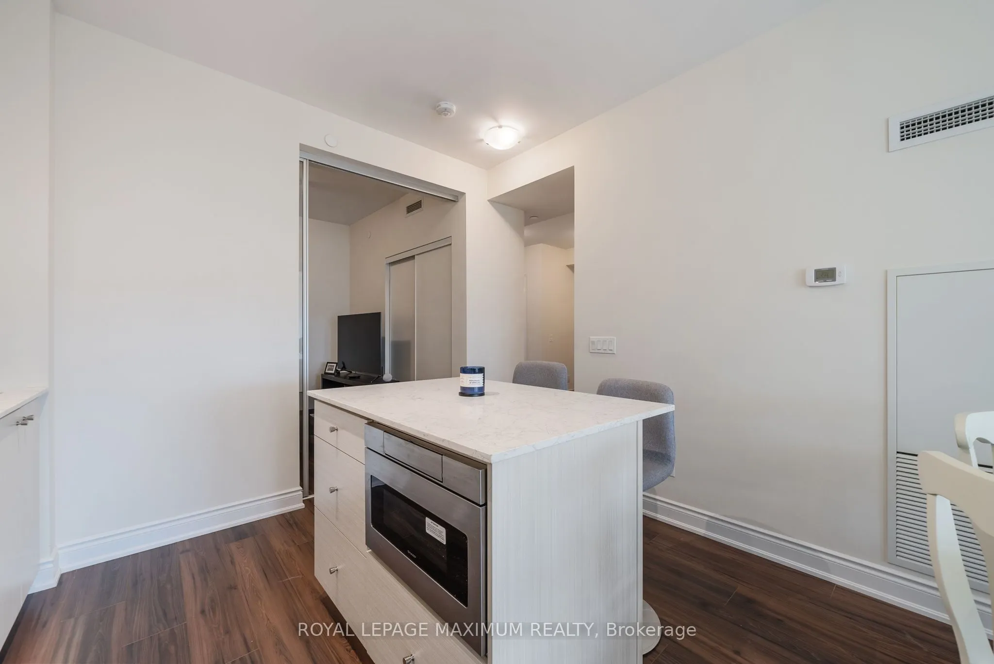 9075 Jane Street #1804