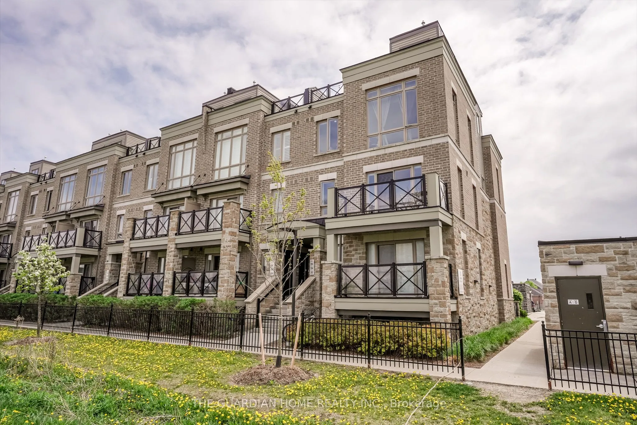 10 Dunsheath Way, #202