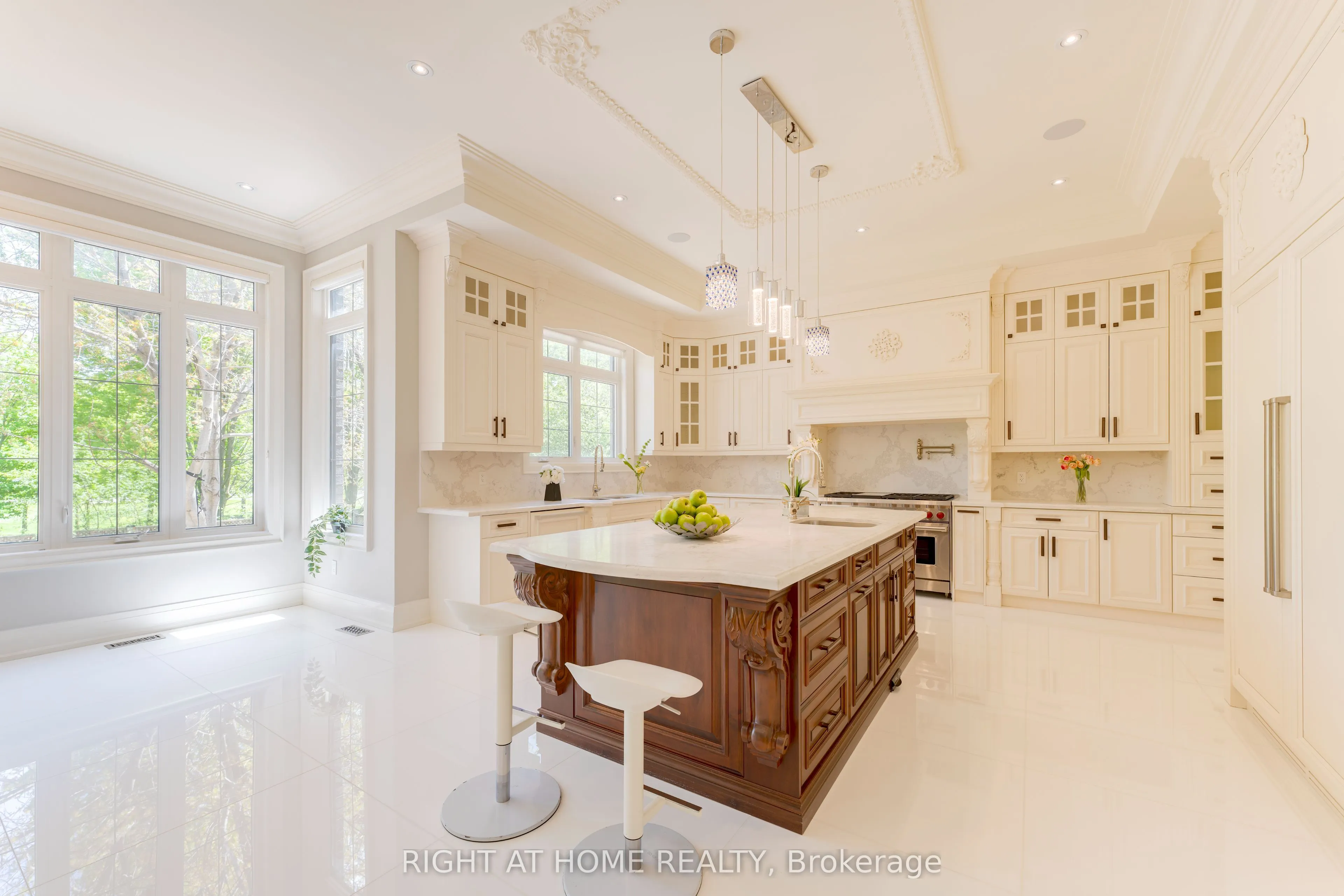 3 Claridge Drive