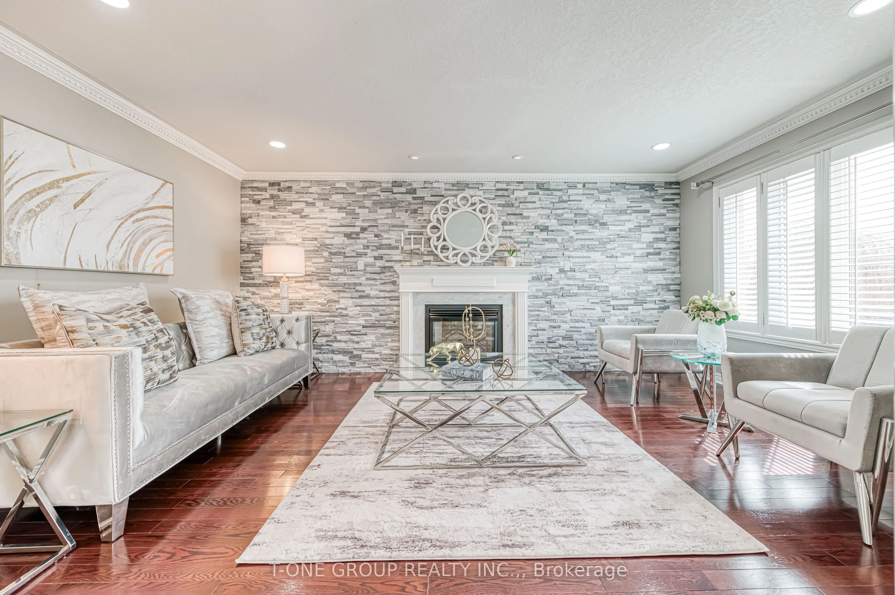 11 Saint Avenue