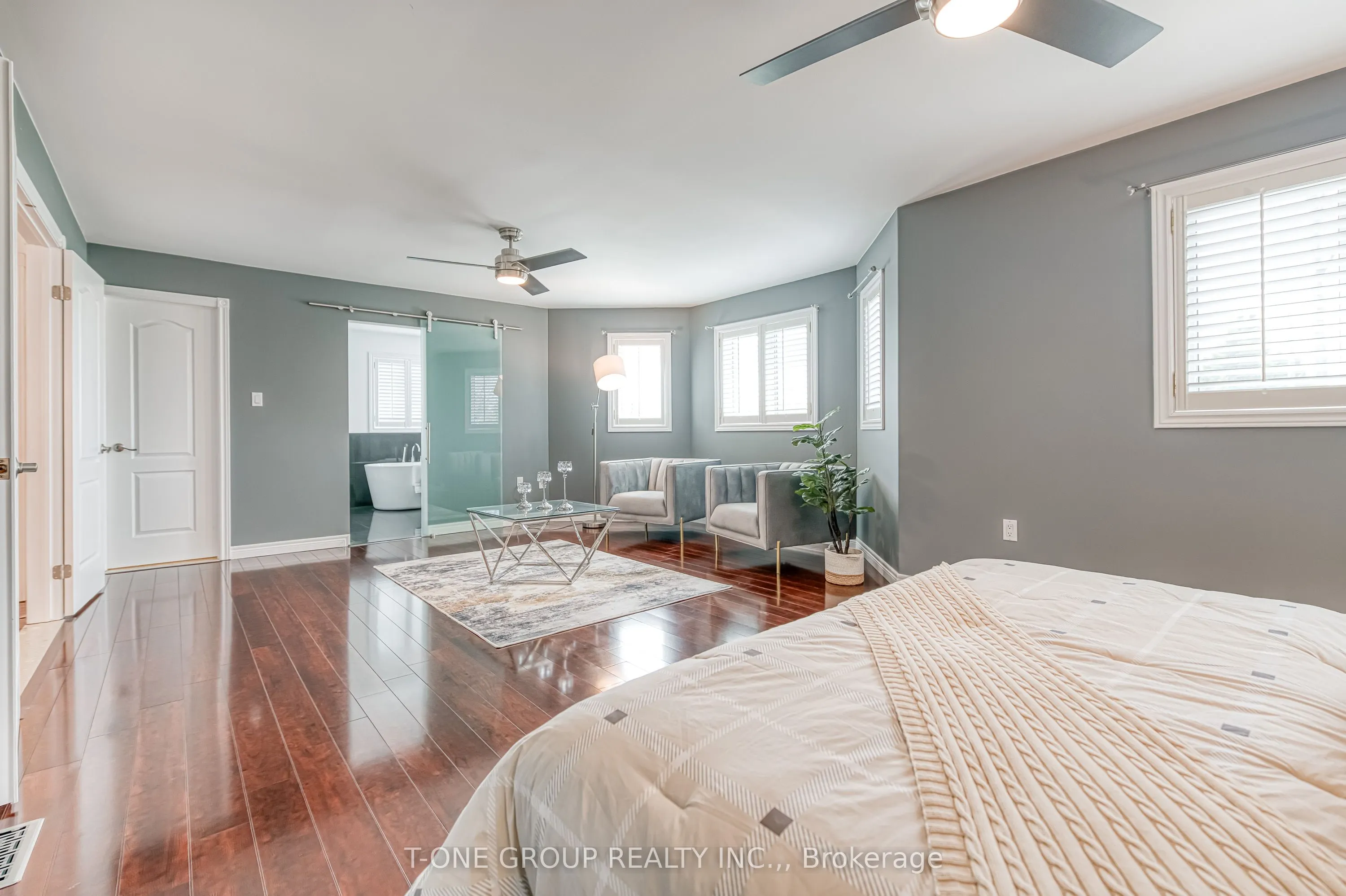 11 Saint Avenue