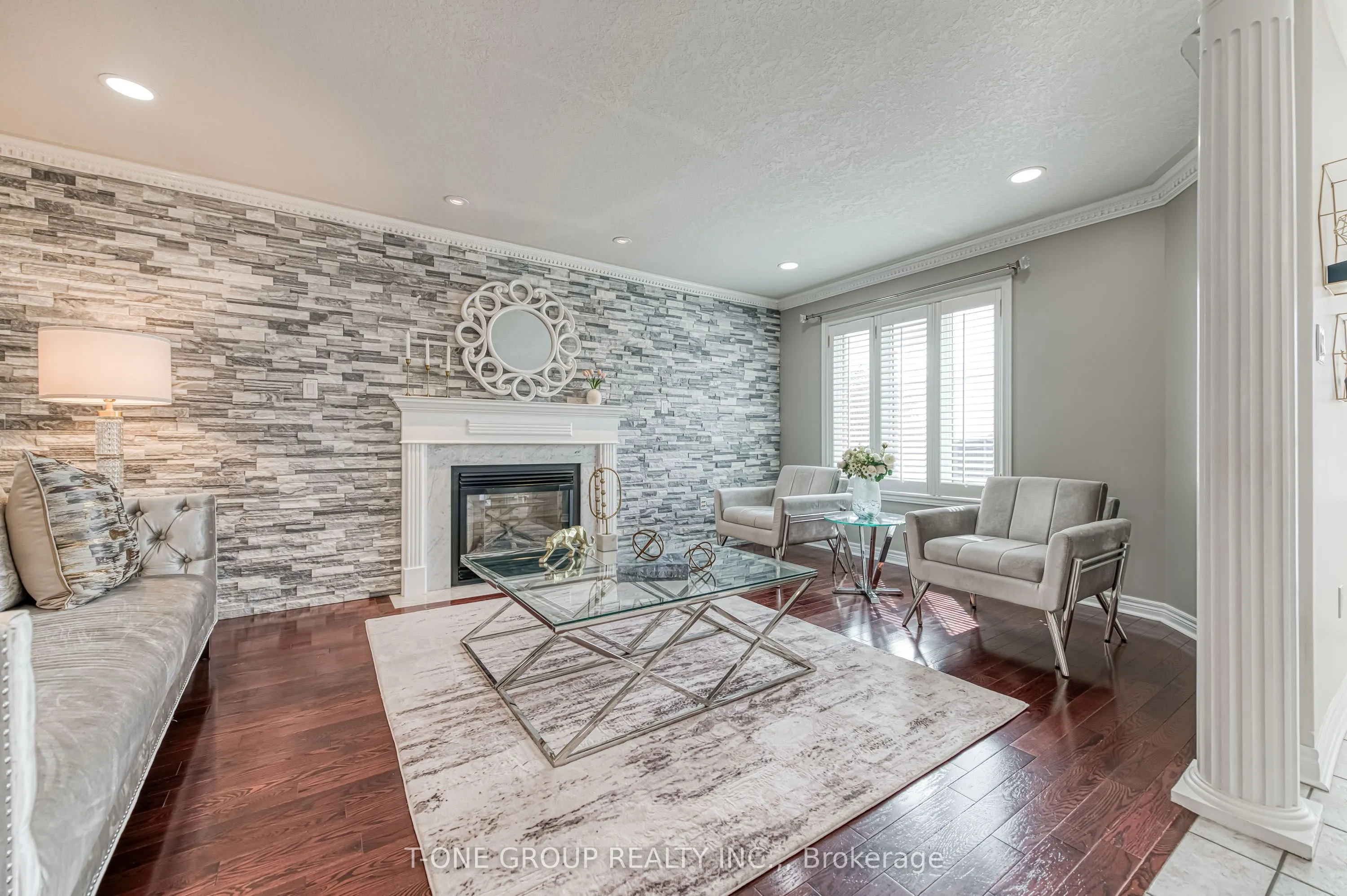 11 Saint Avenue