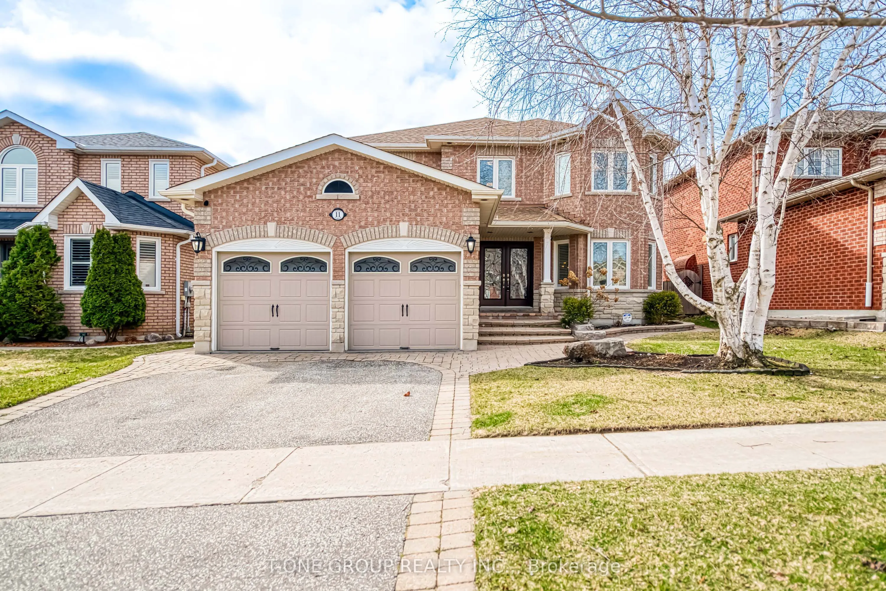 11 Saint Avenue