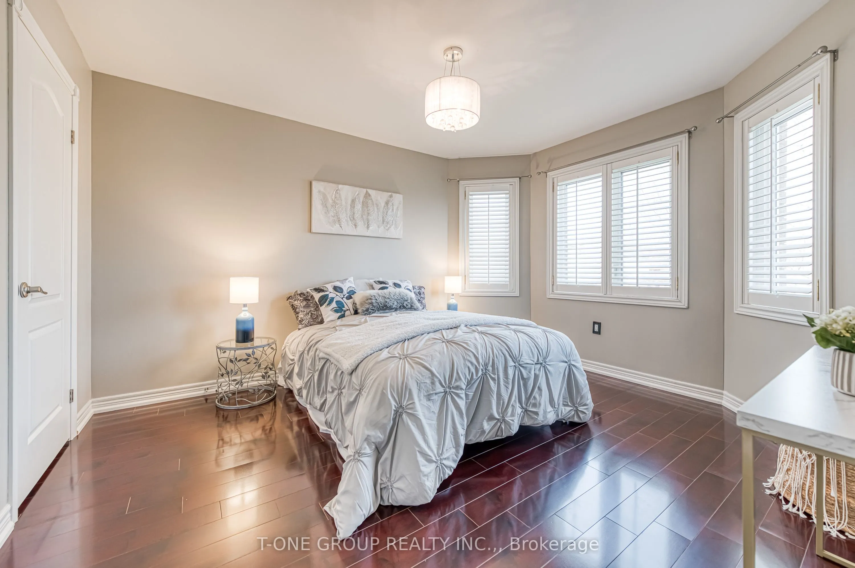 11 Saint Avenue