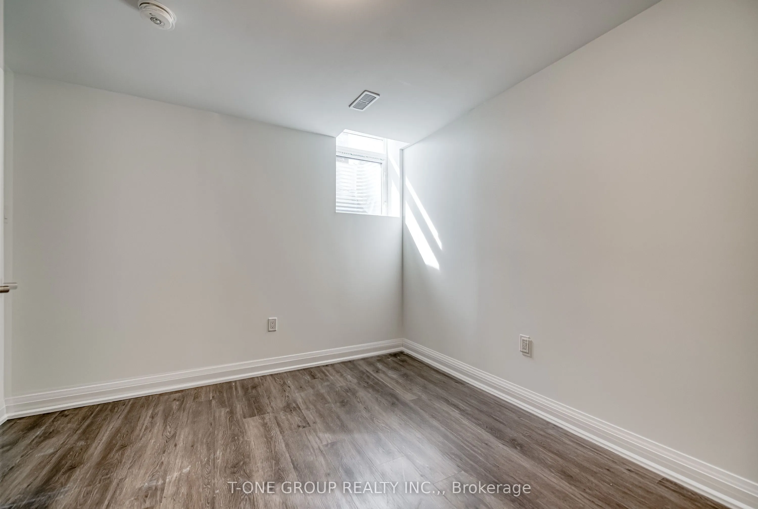 11 Saint Avenue