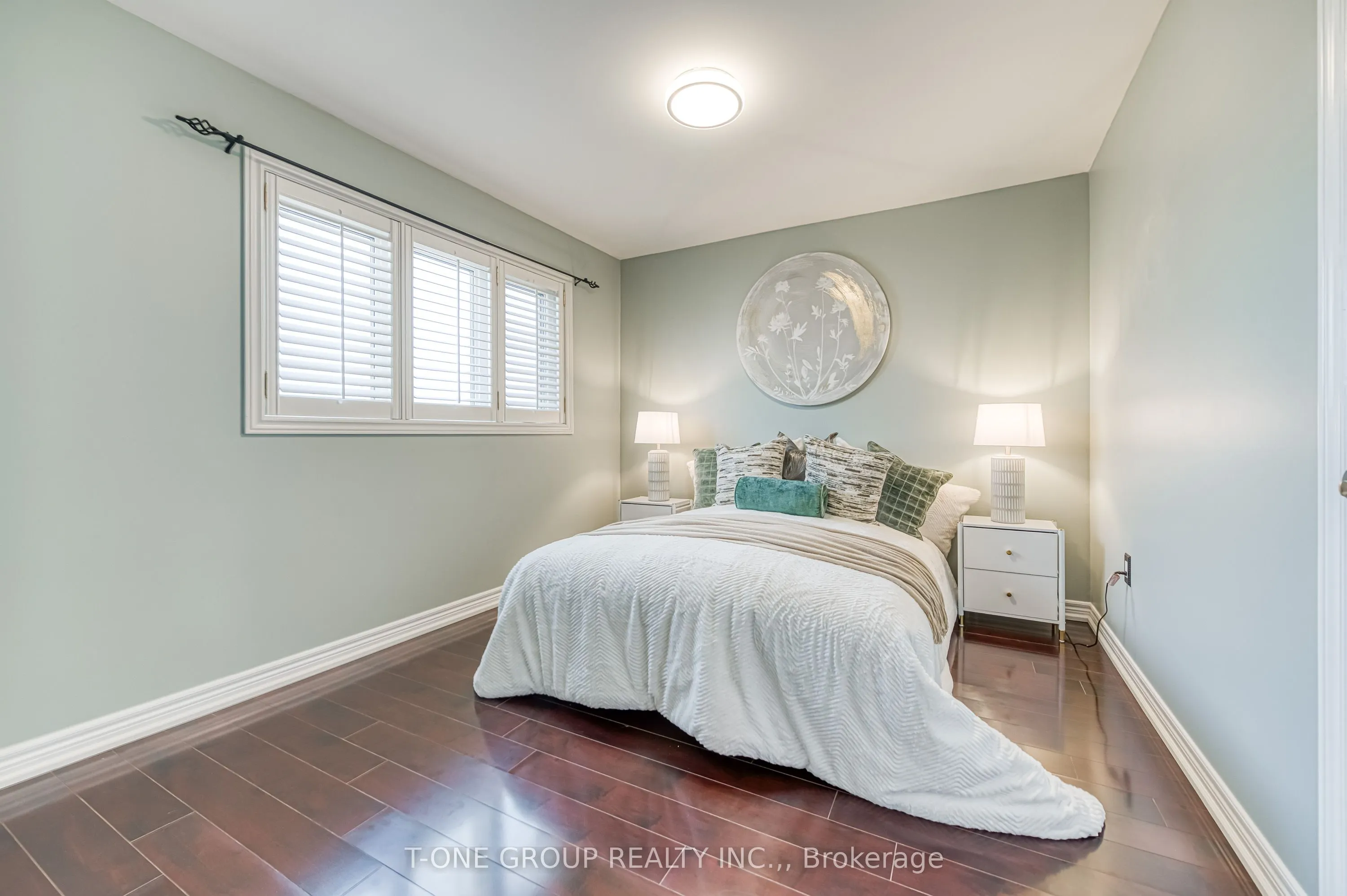 11 Saint Avenue
