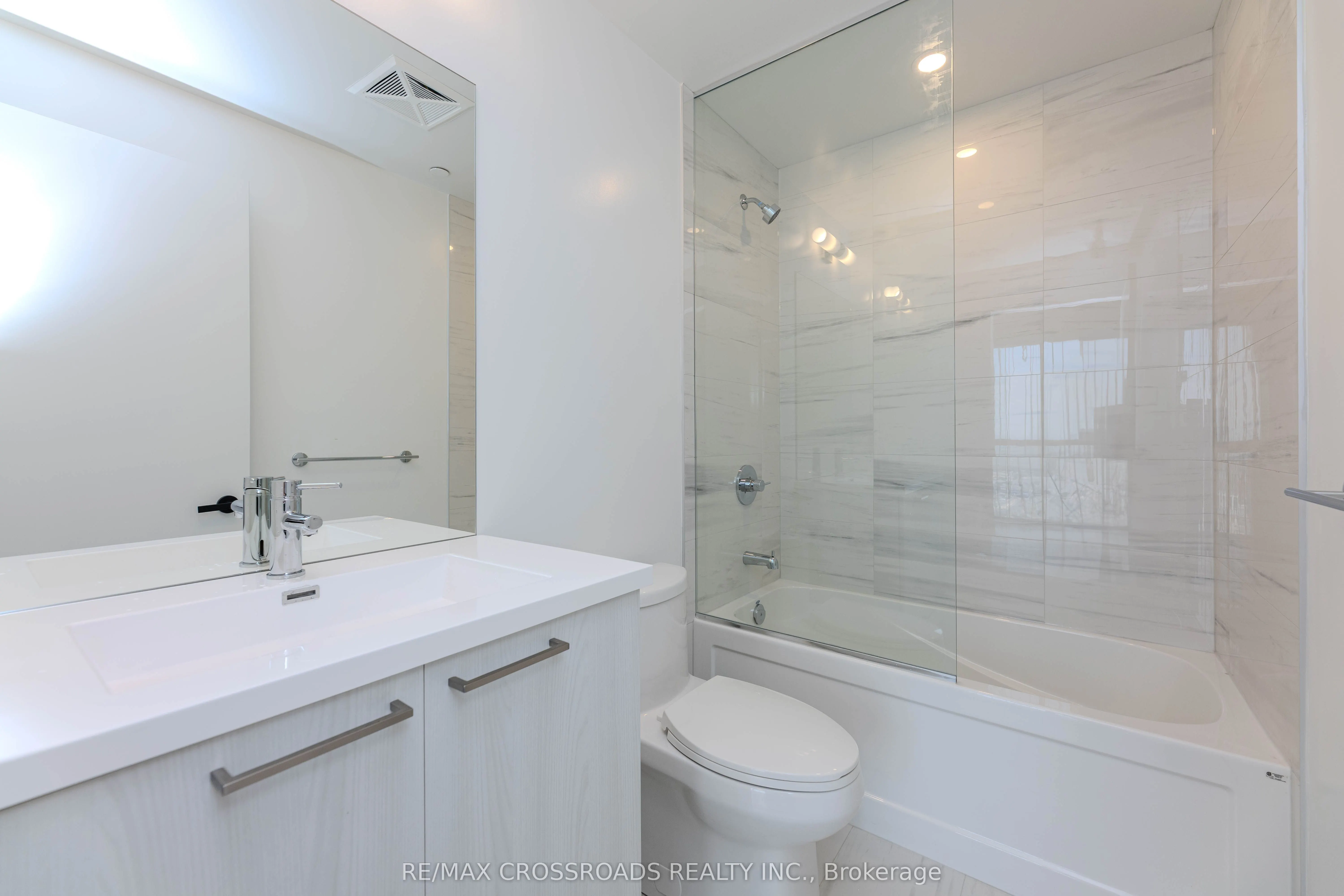 225 Commerce Street, #3806