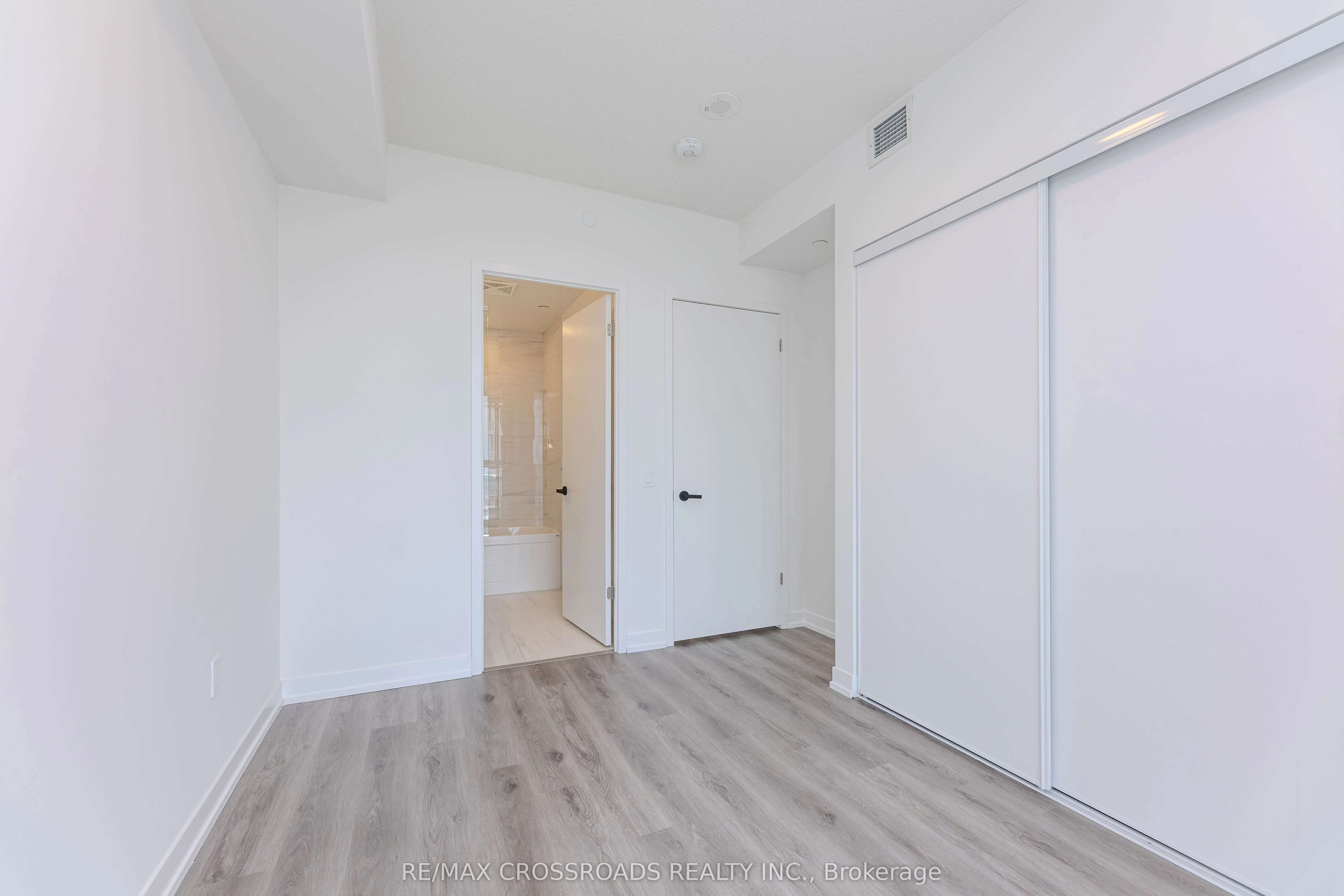 225 Commerce Street, #3806