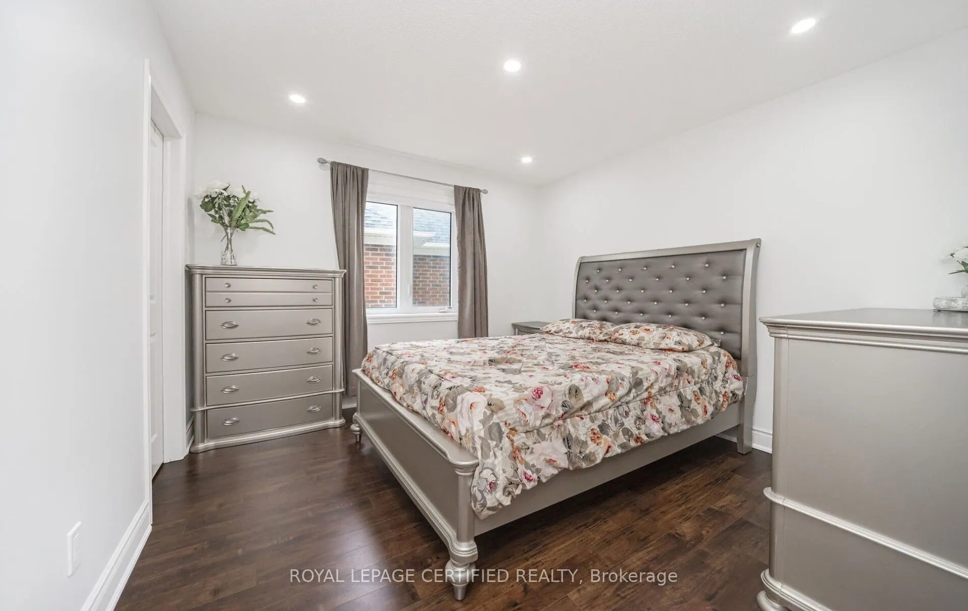 32 Cayton Crescent