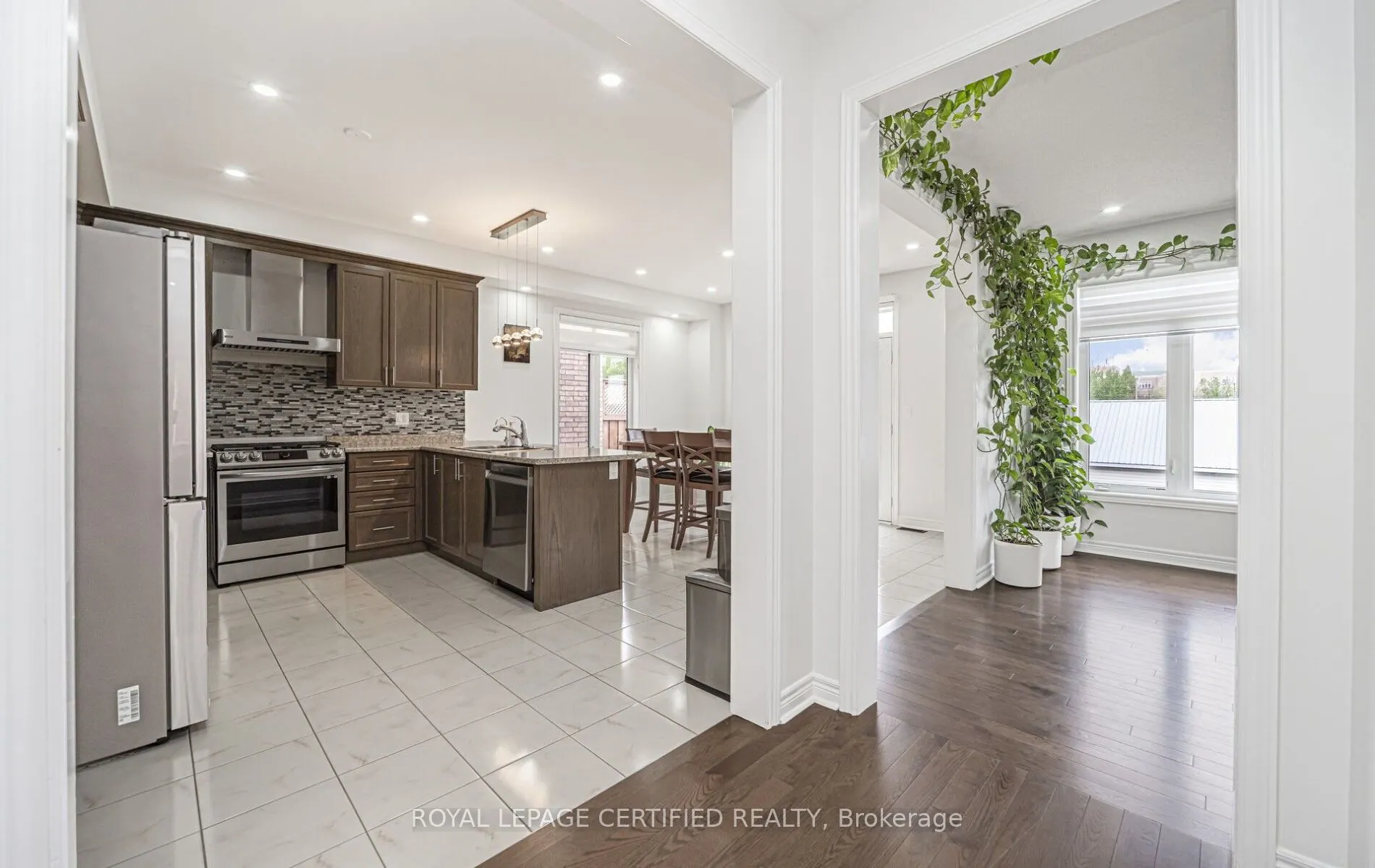 32 Cayton Crescent