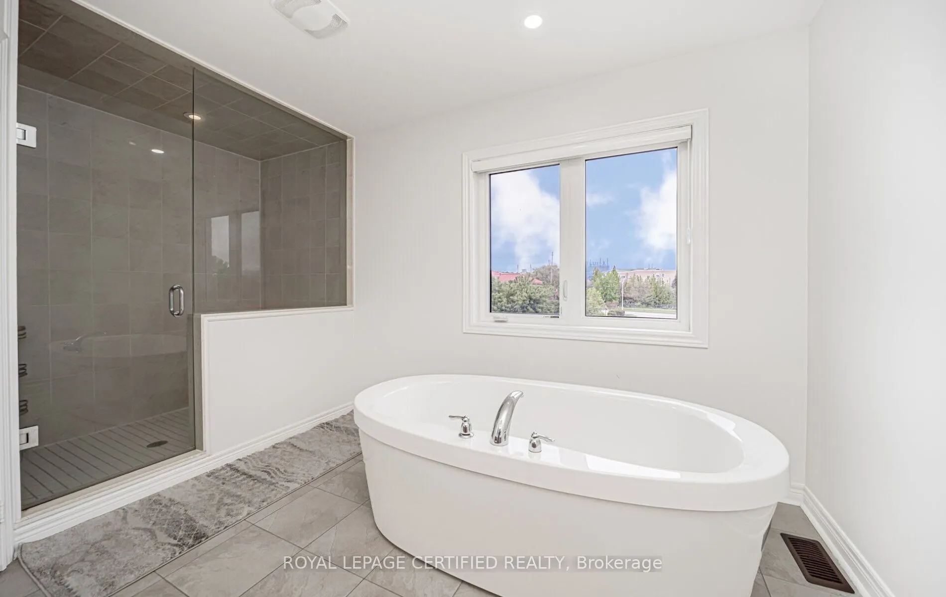 32 Cayton Crescent