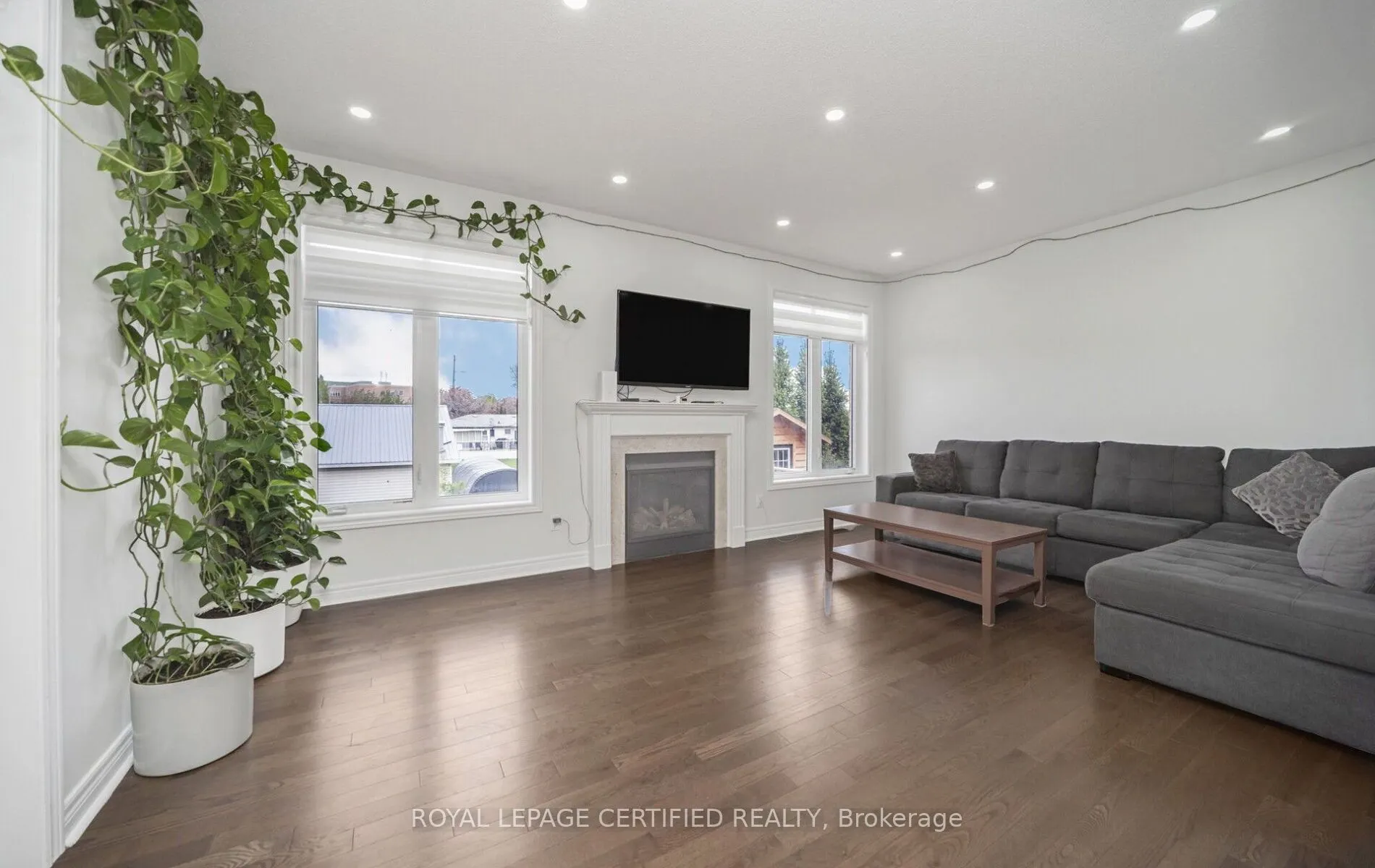 32 Cayton Crescent