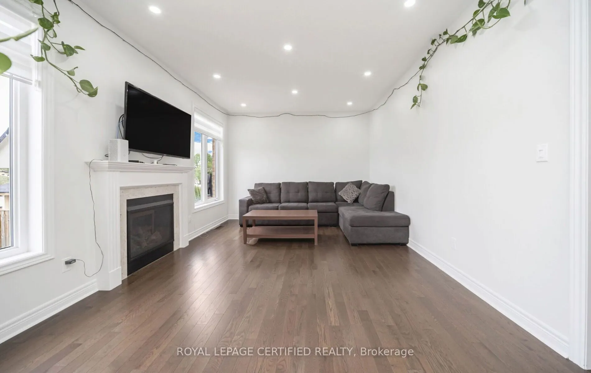 32 Cayton Crescent