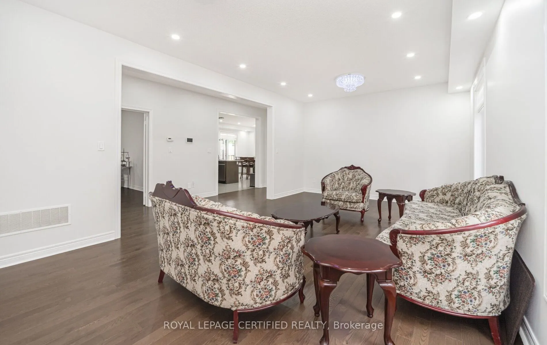 32 Cayton Crescent