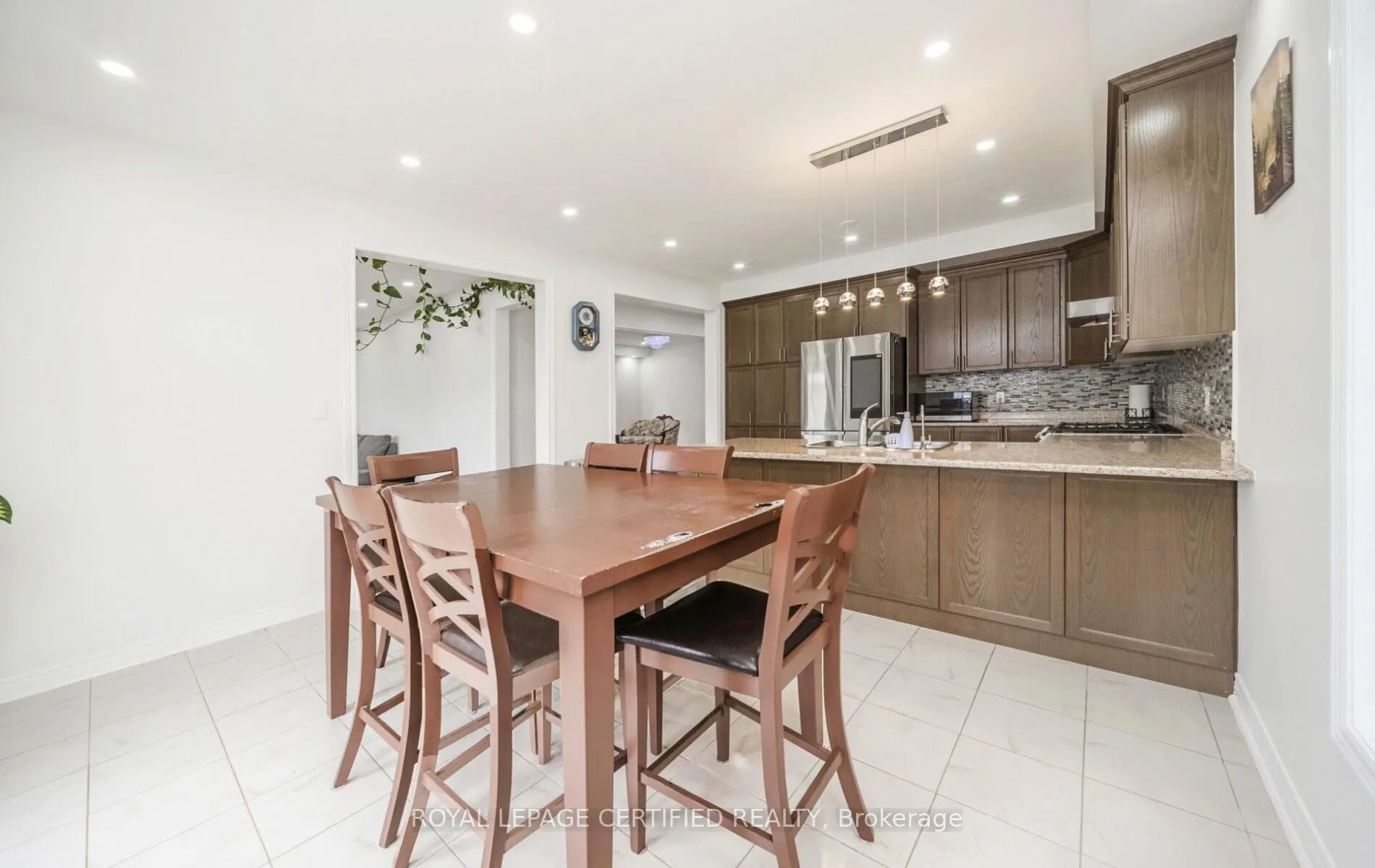32 Cayton Crescent