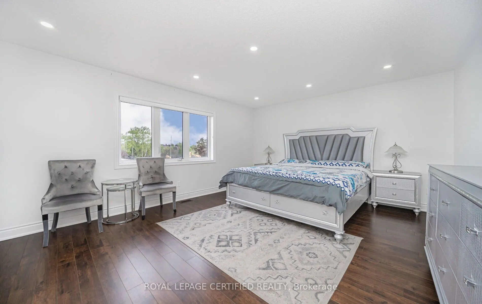 32 Cayton Crescent