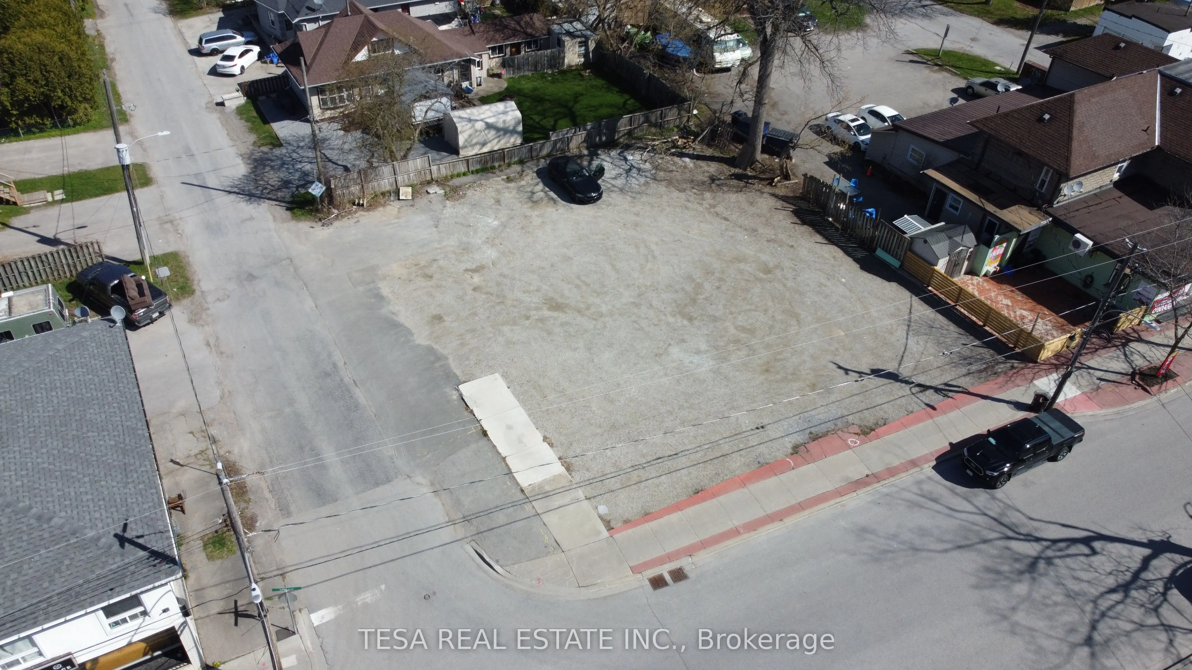 924 Lake Drive E