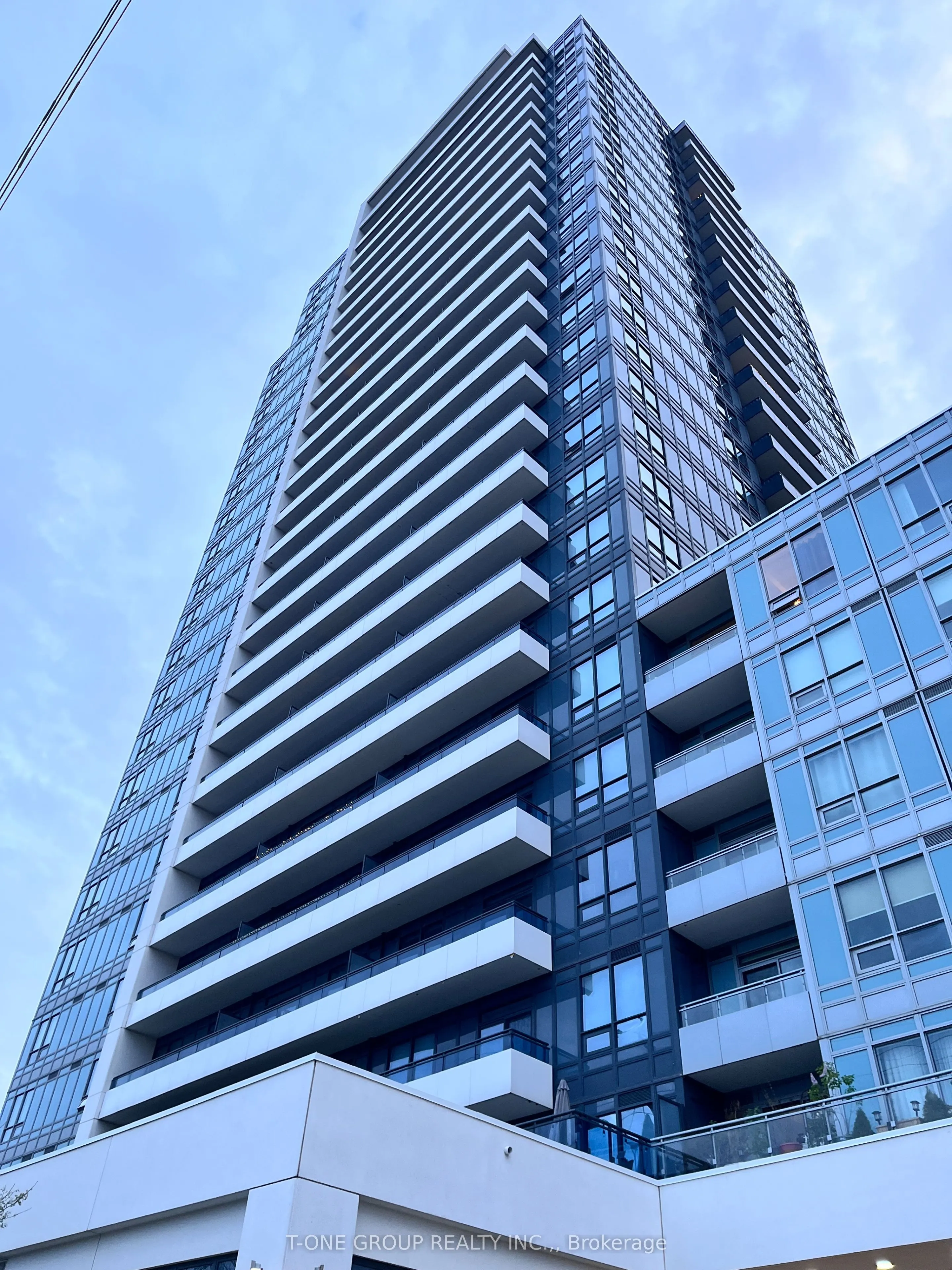 7890 Bathurst Street, #212