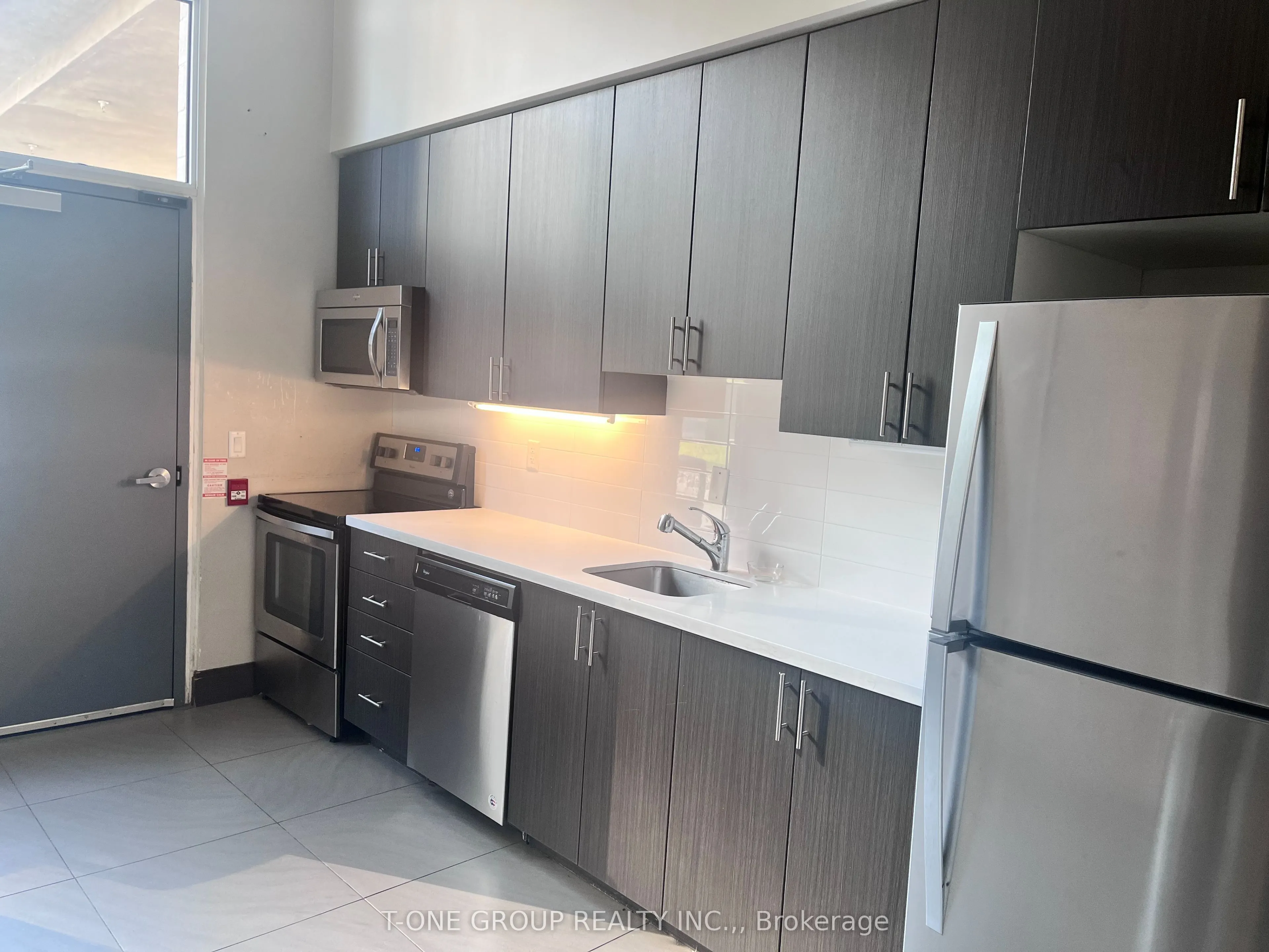 7890 Bathurst Street, #212
