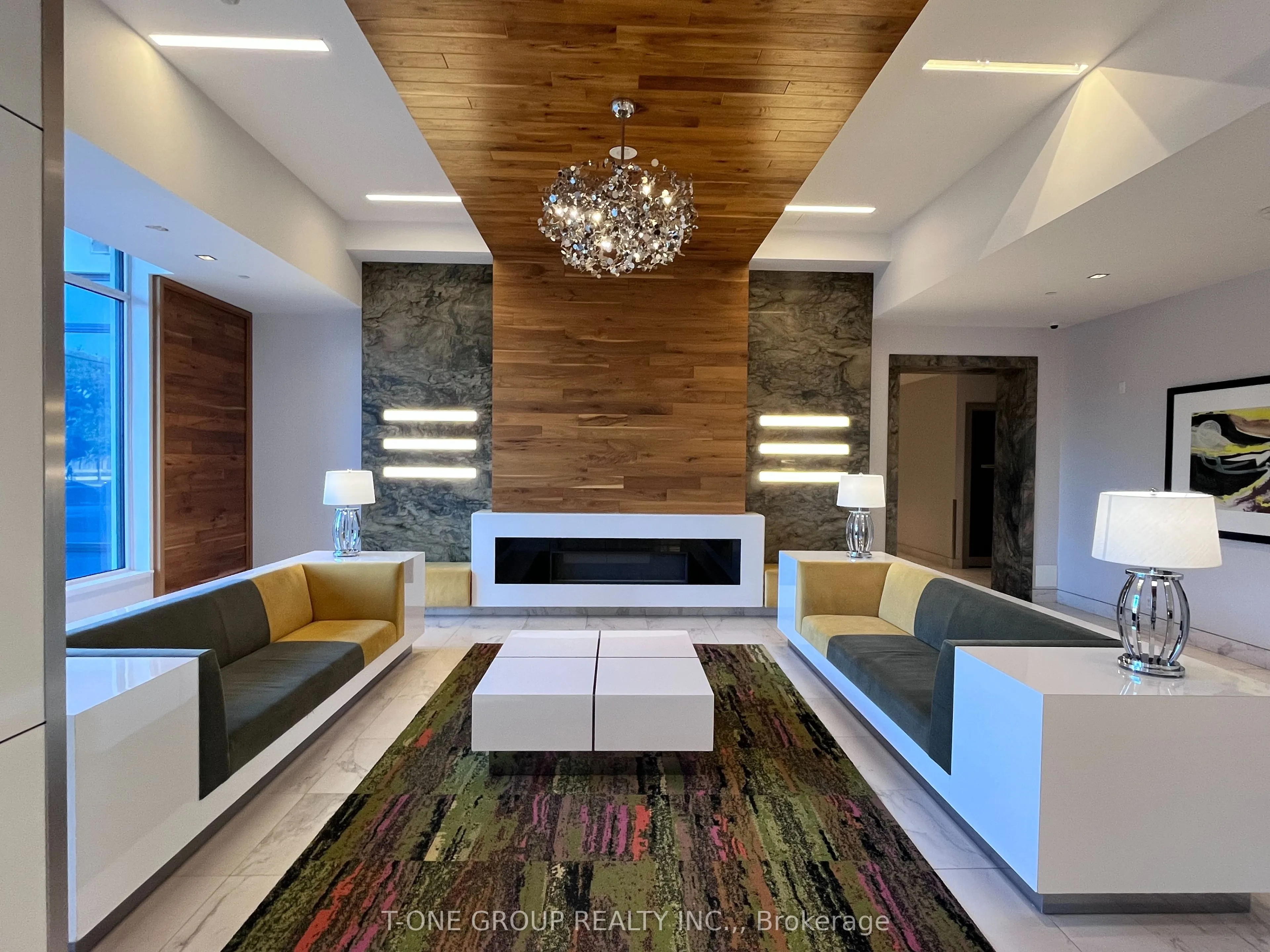 7890 Bathurst Street, #212
