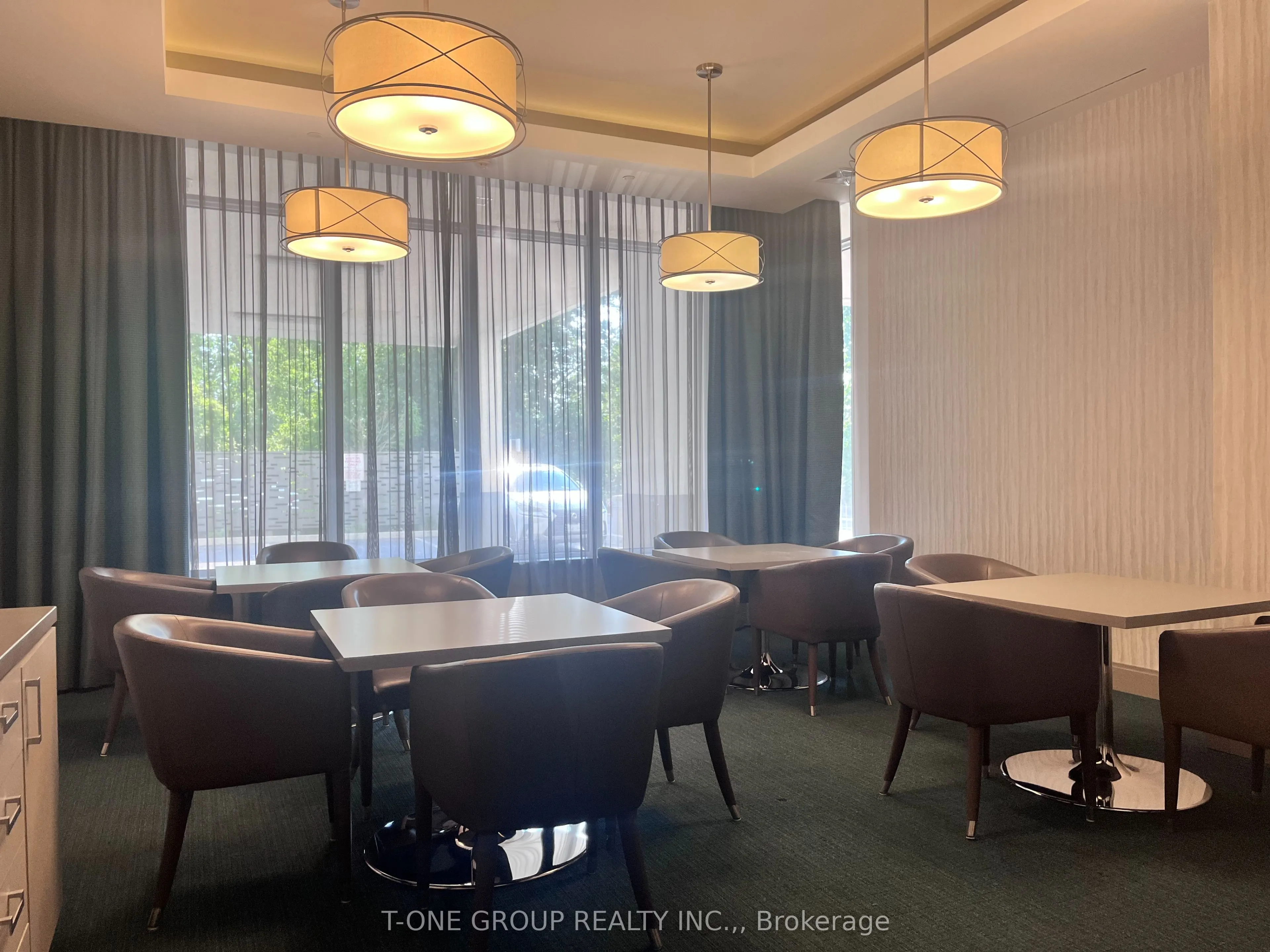 7890 Bathurst Street, #212