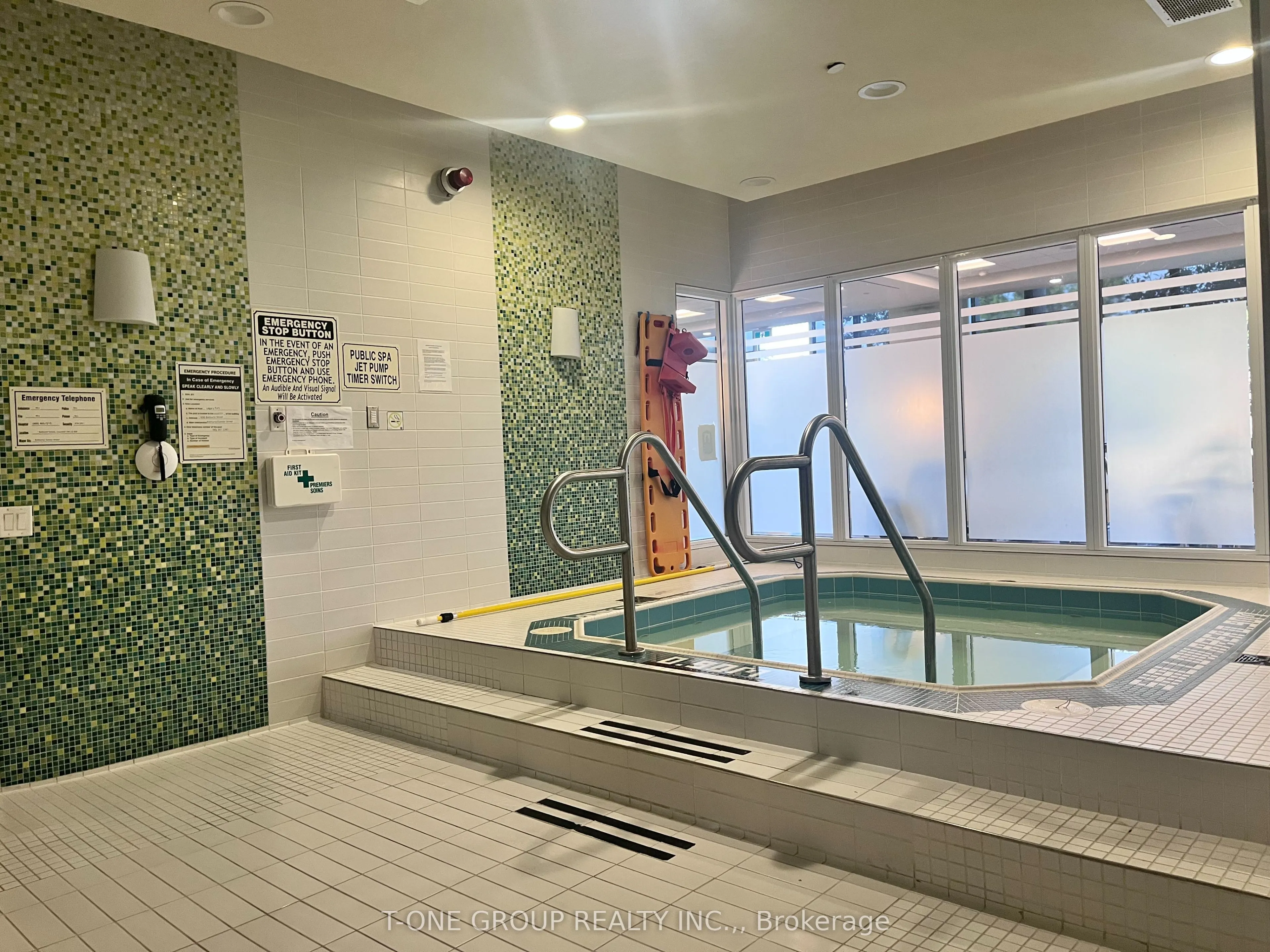 7890 Bathurst Street, #212