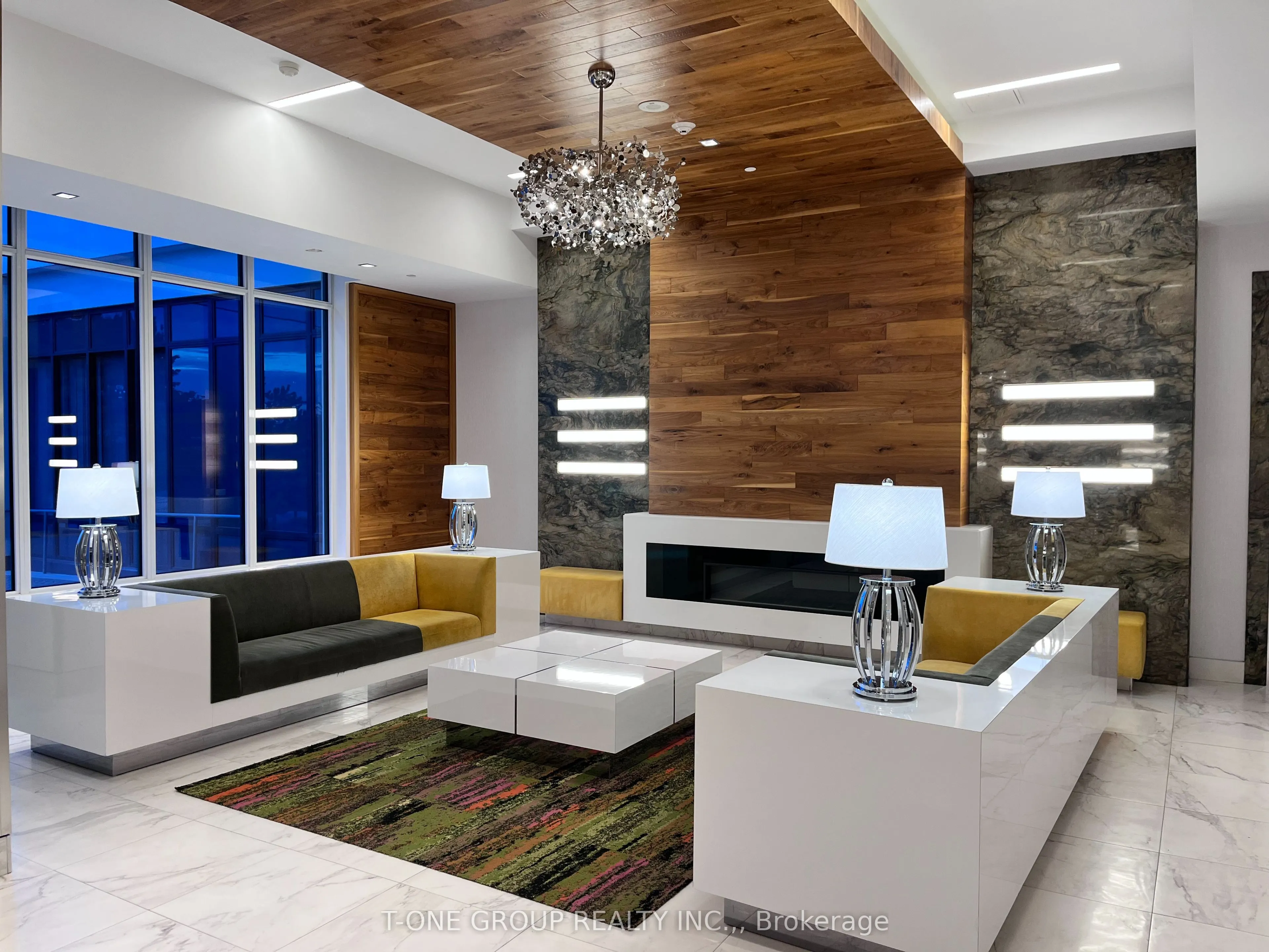 7890 Bathurst Street, #212