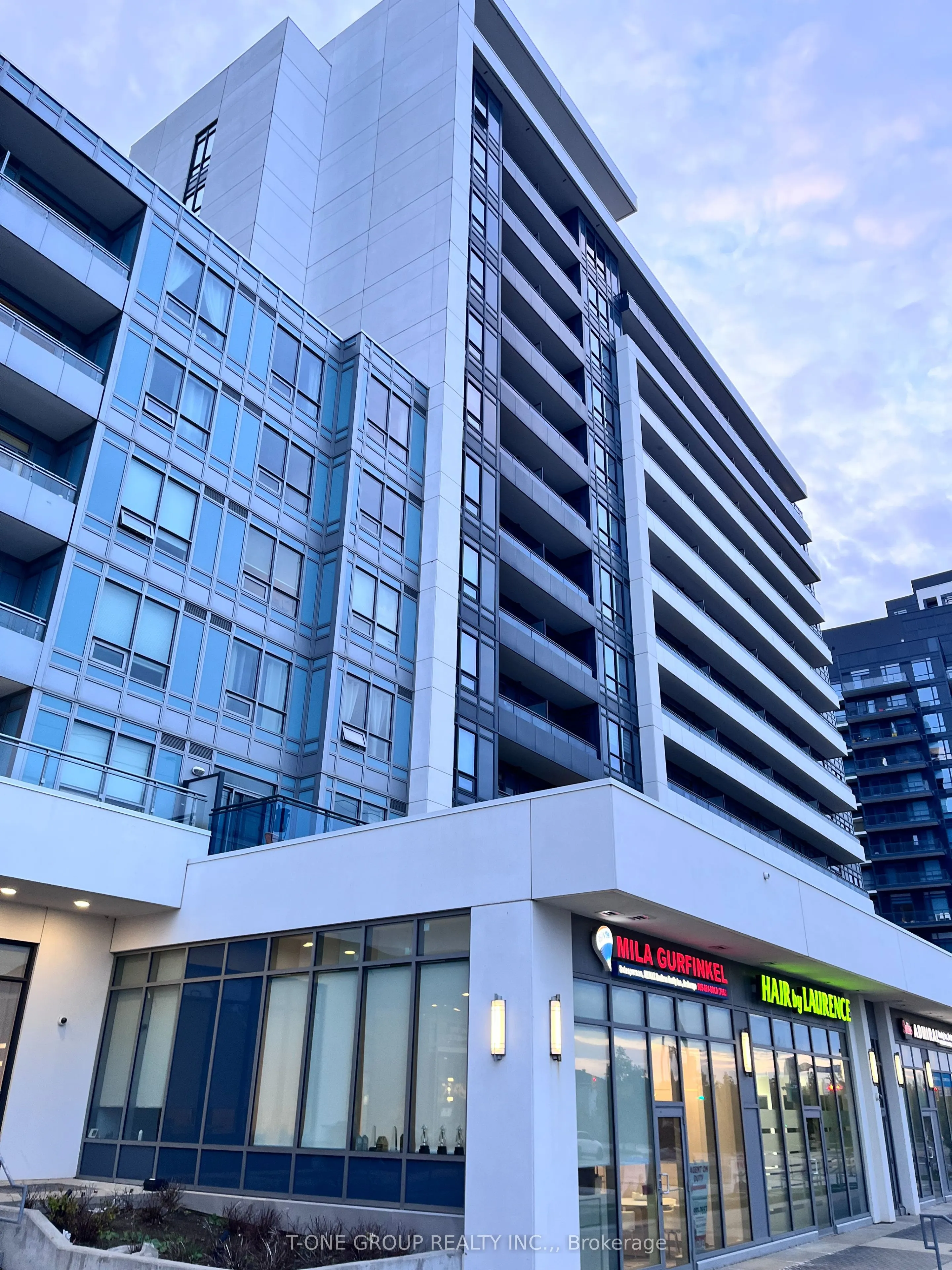 7890 Bathurst Street, #212