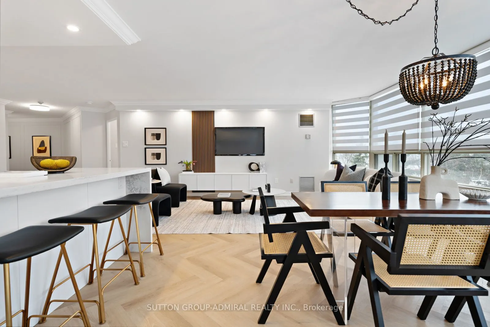 7 Townsgate Drive, #304