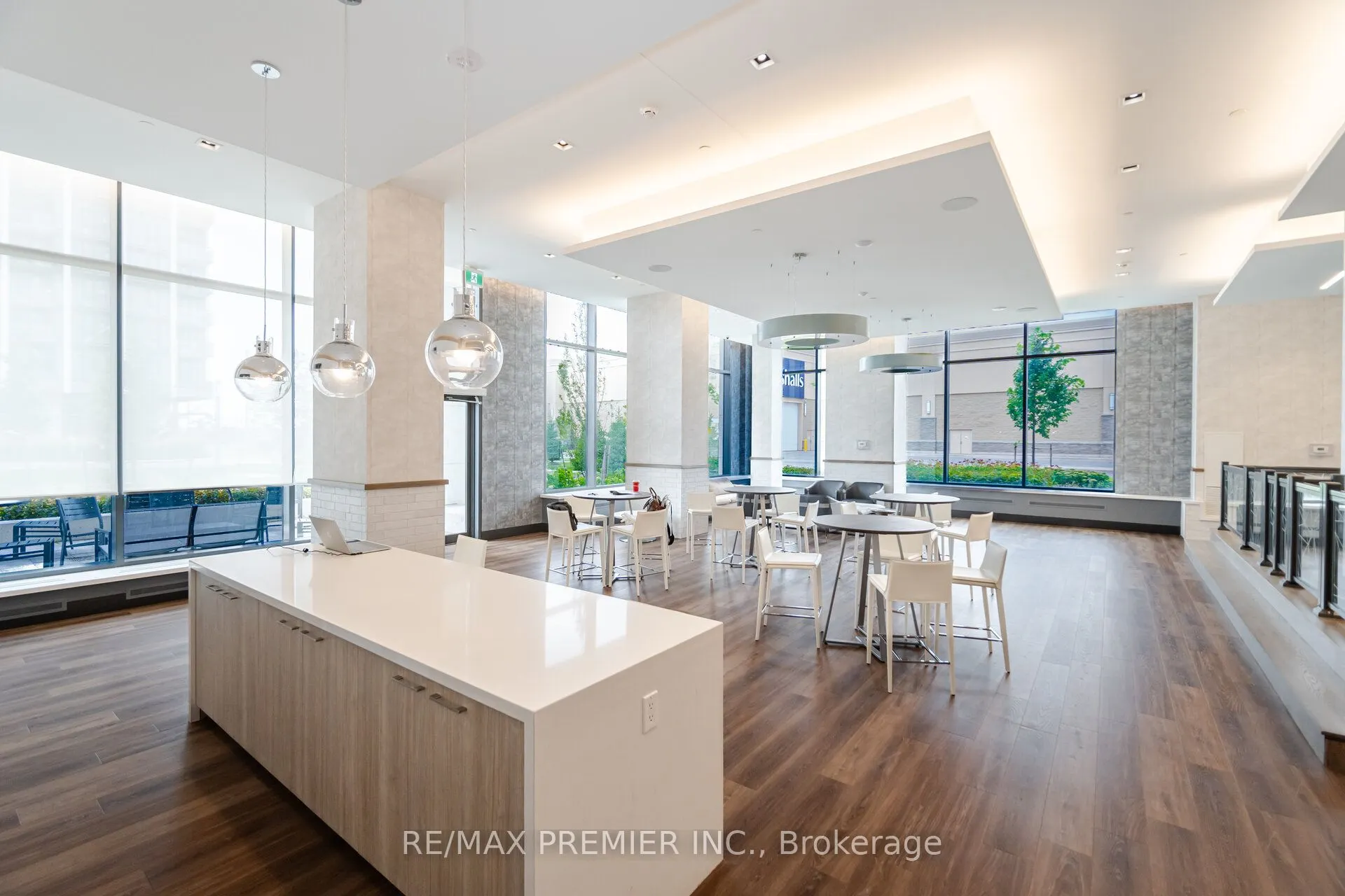9000 Jane Street, #1024