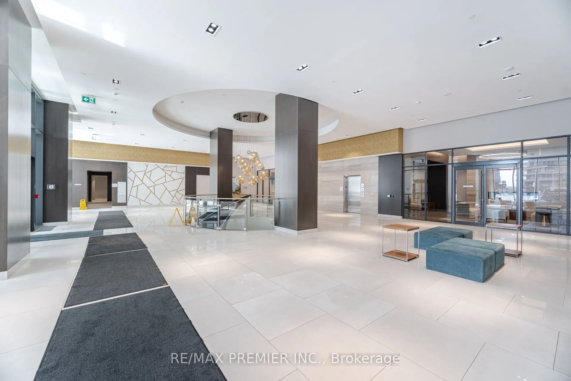 9000 Jane Street, #1024