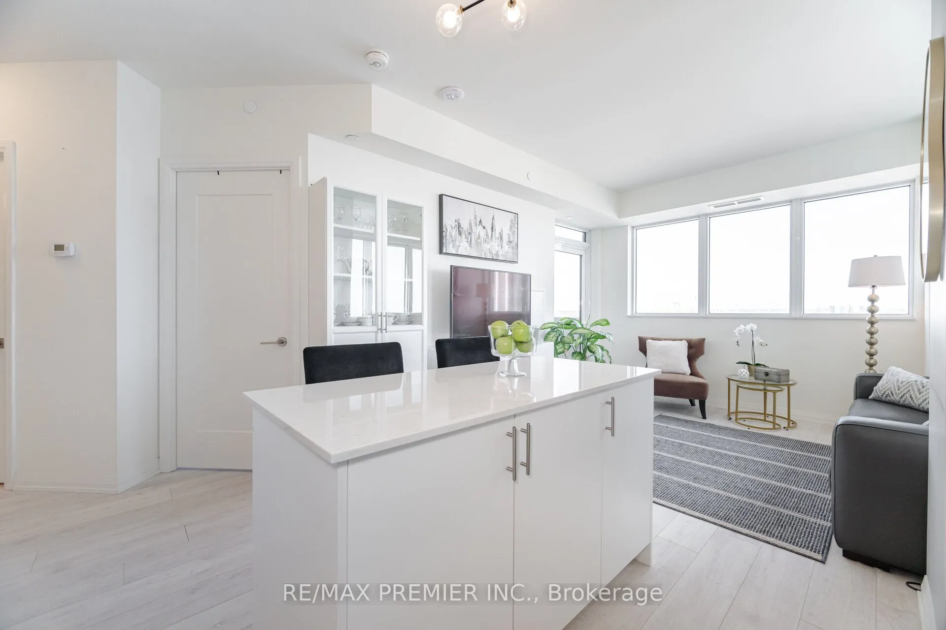 9000 Jane Street, #1024