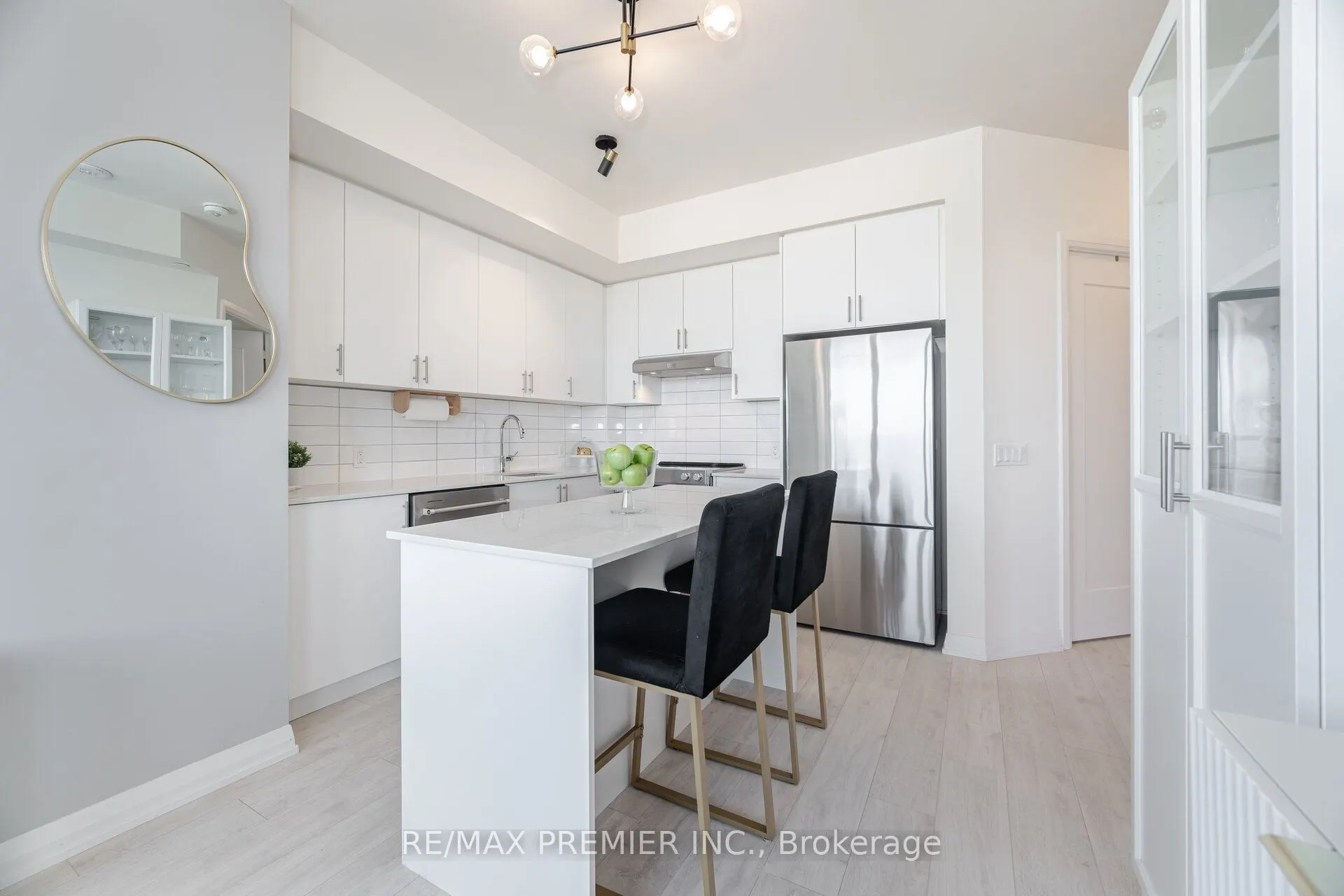9000 Jane Street, #1024