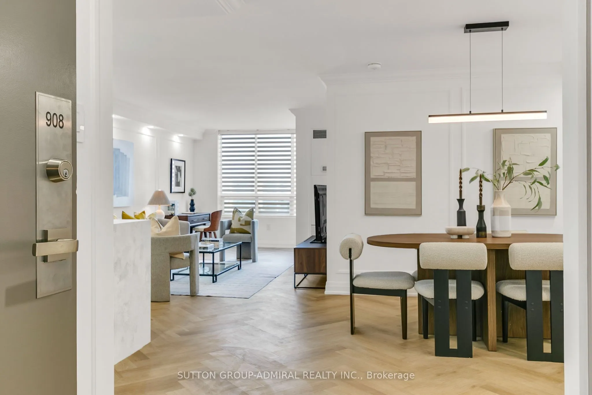 7601 Bathurst Street, #908