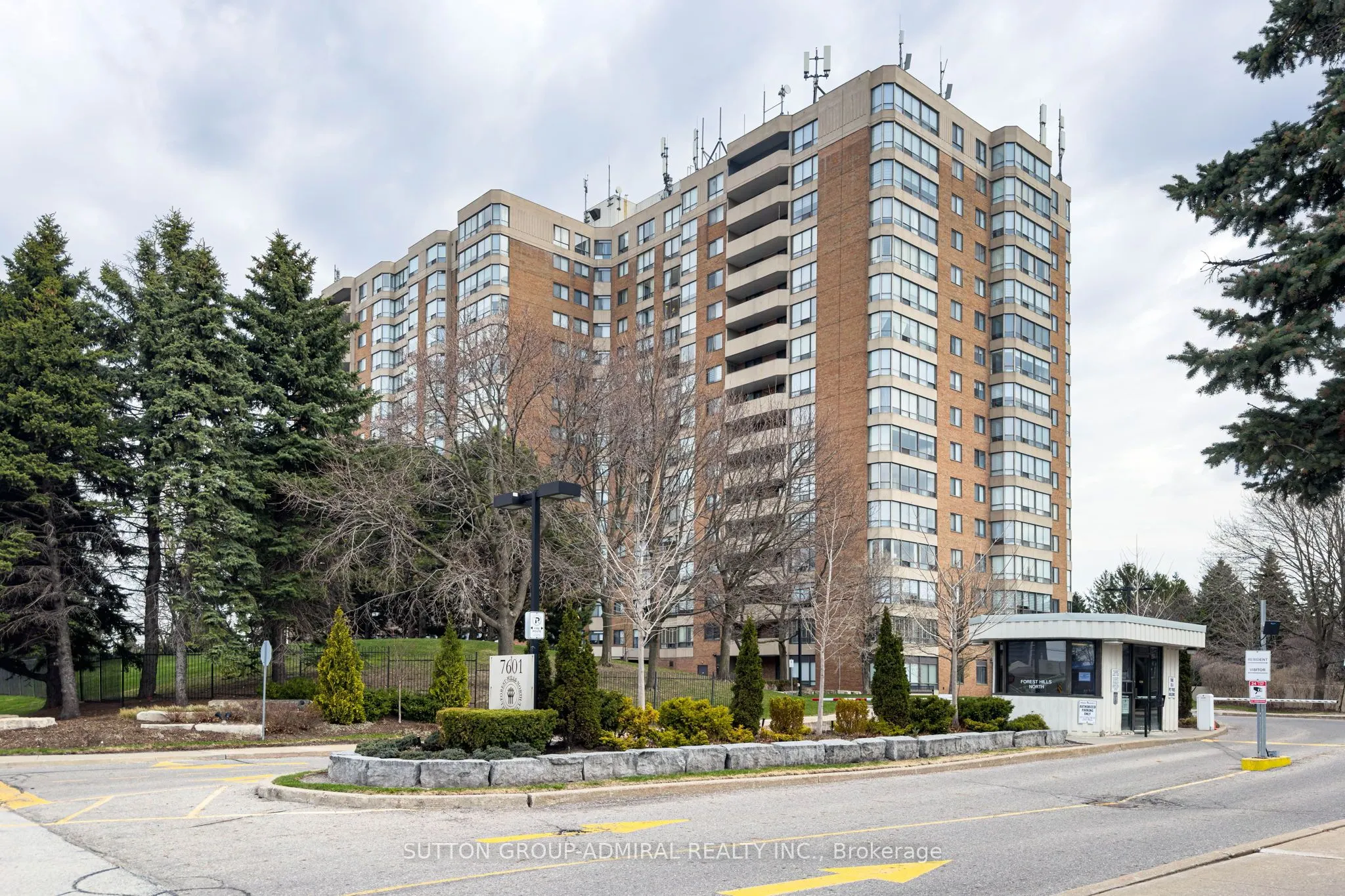 7601 Bathurst Street, #908