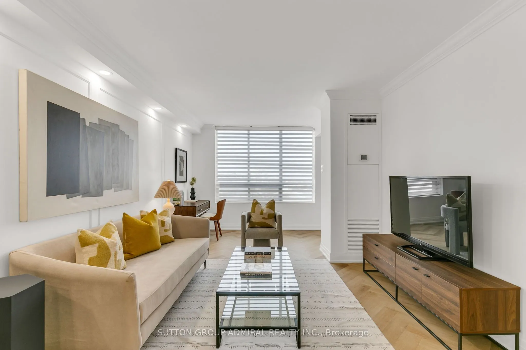 7601 Bathurst Street, #908