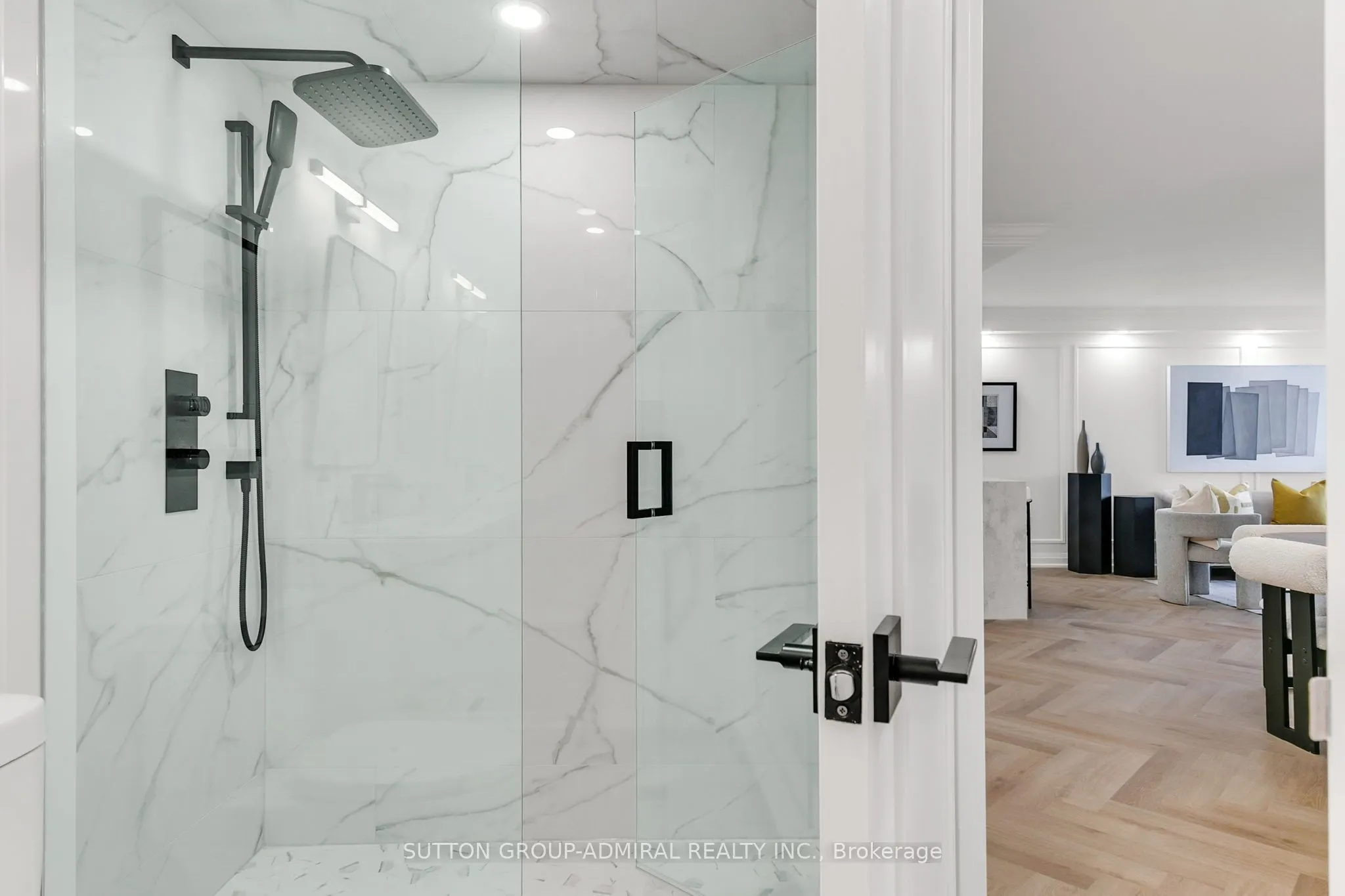 7601 Bathurst Street, #908