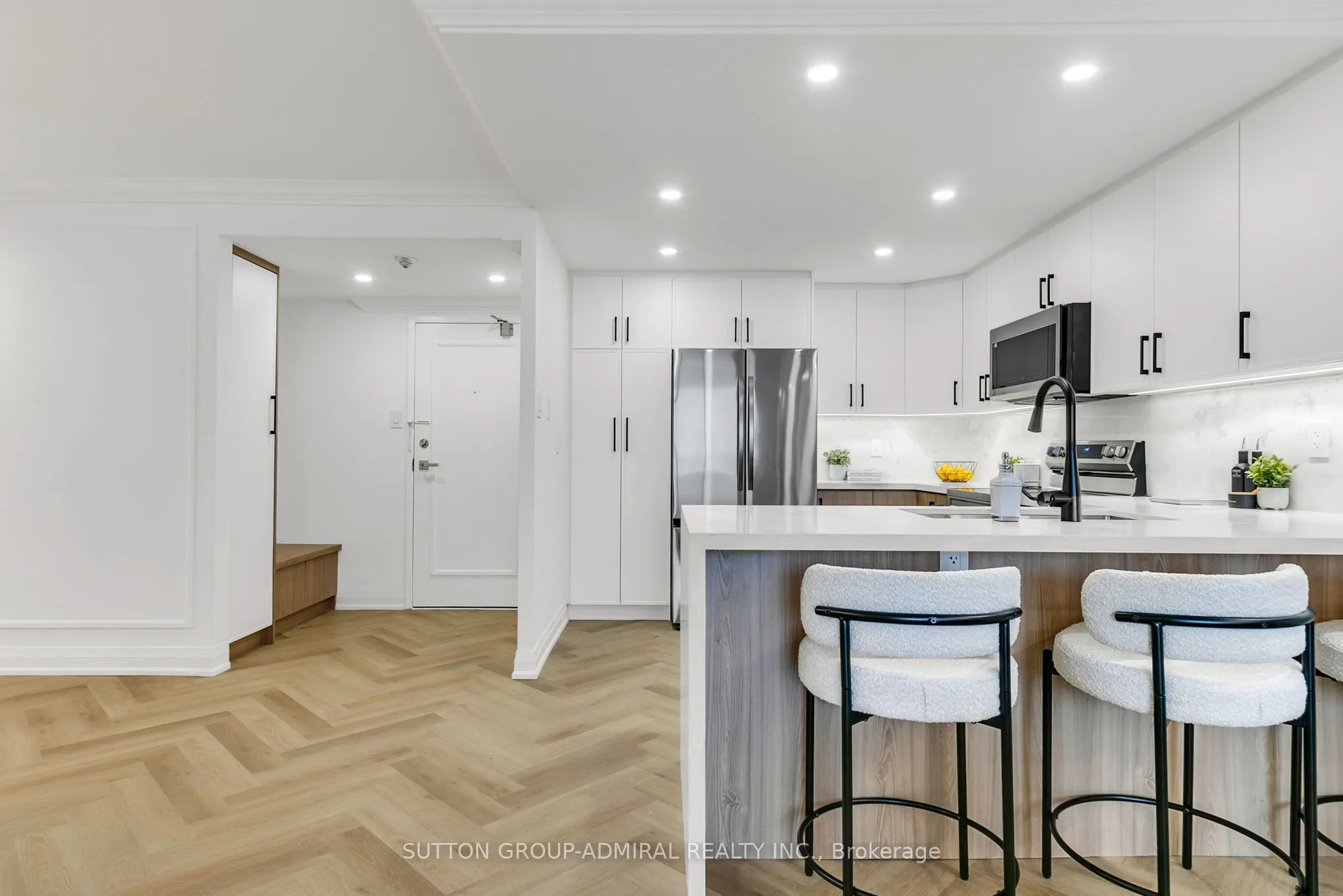7601 Bathurst Street, #908